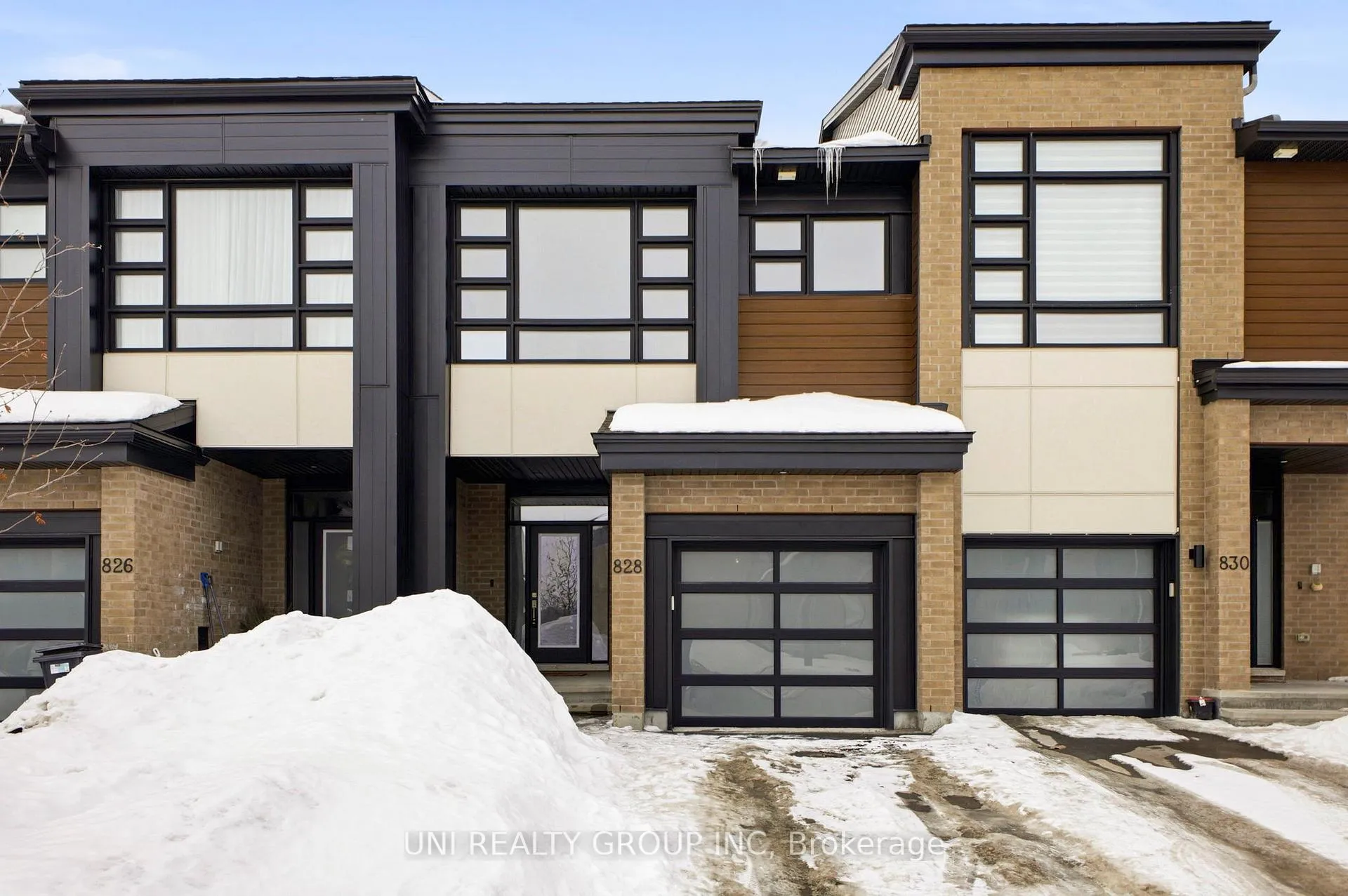 Photo 1 of 828 Chipping Circle, Ottawa, Riverside South/Gloucester Glen — HOMEH