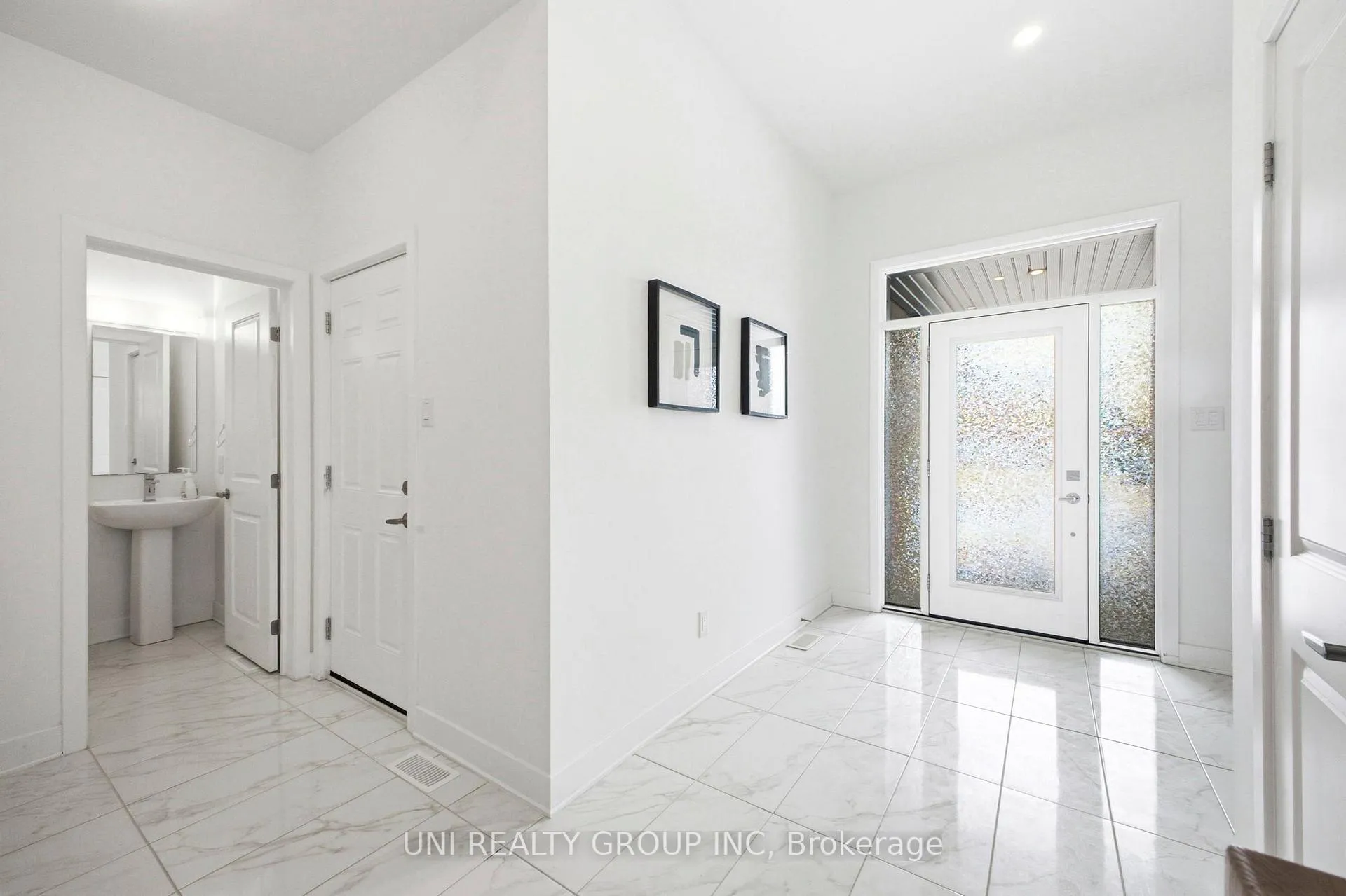 Photo 4 of 828 Chipping Circle, Ottawa, Riverside South/Gloucester Glen — HOMEH