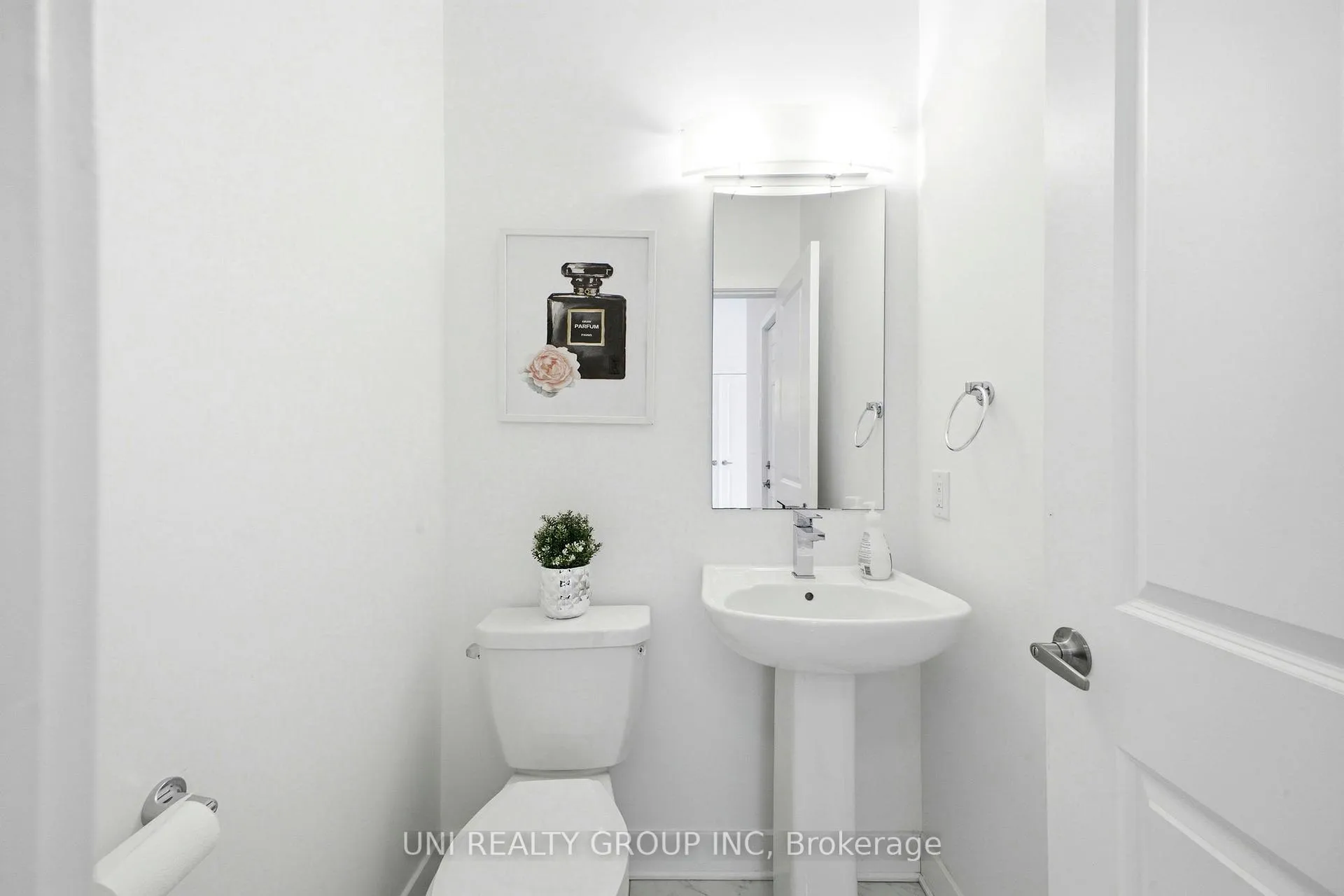Photo 5 of 828 Chipping Circle, Ottawa, Riverside South/Gloucester Glen — HOMEH