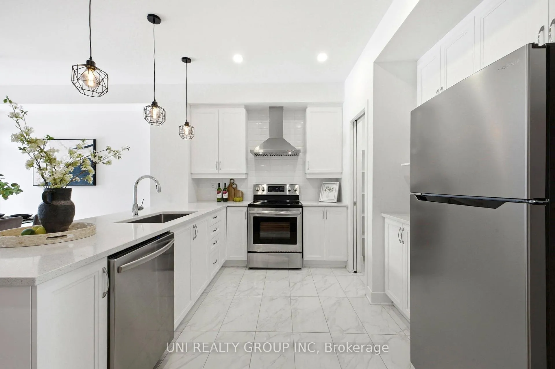 Photo 7 of 828 Chipping Circle, Ottawa, Riverside South/Gloucester Glen — HOMEH