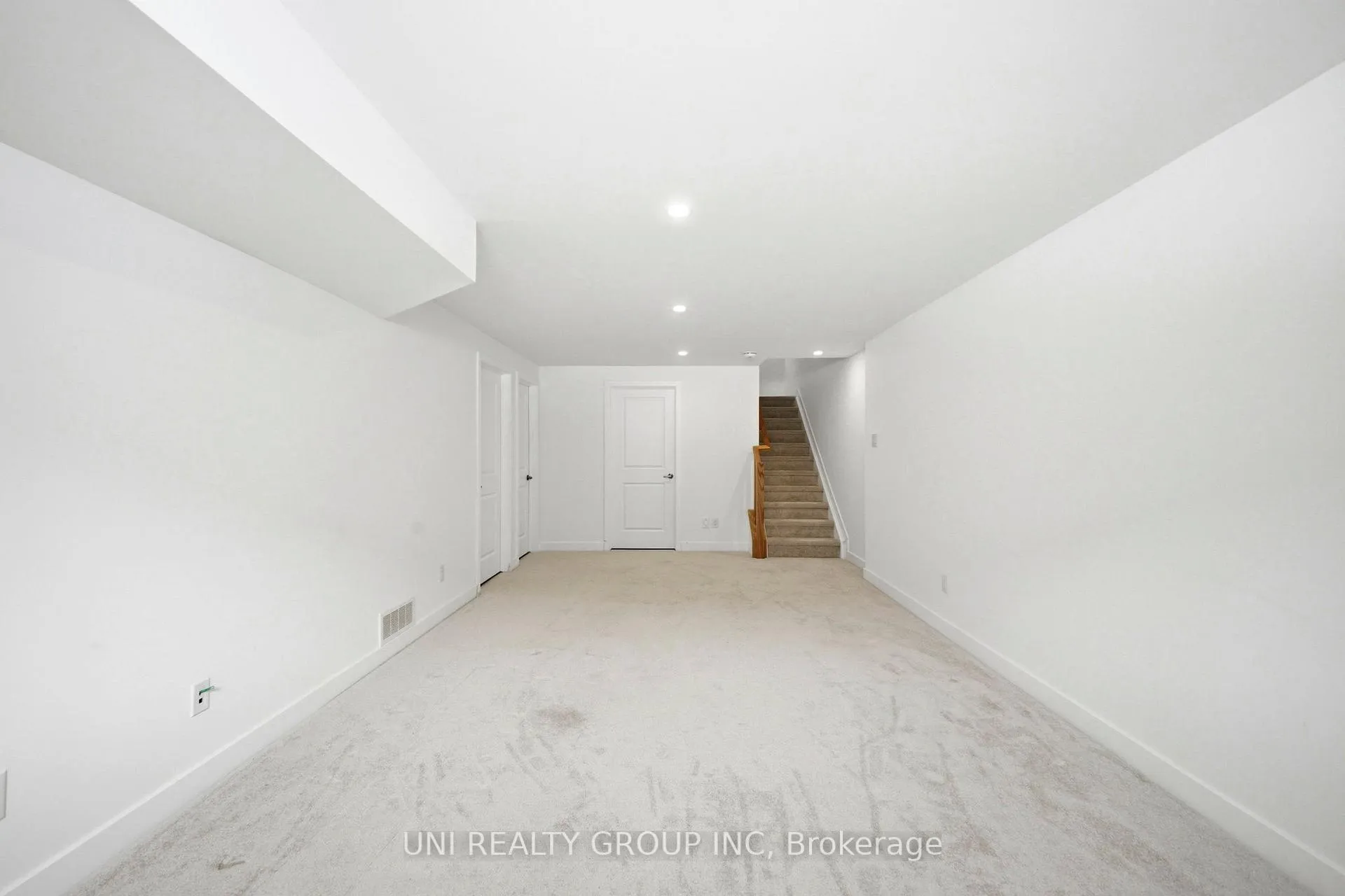 Photo 36 of 828 Chipping Circle, Ottawa, Riverside South/Gloucester Glen — HOMEH