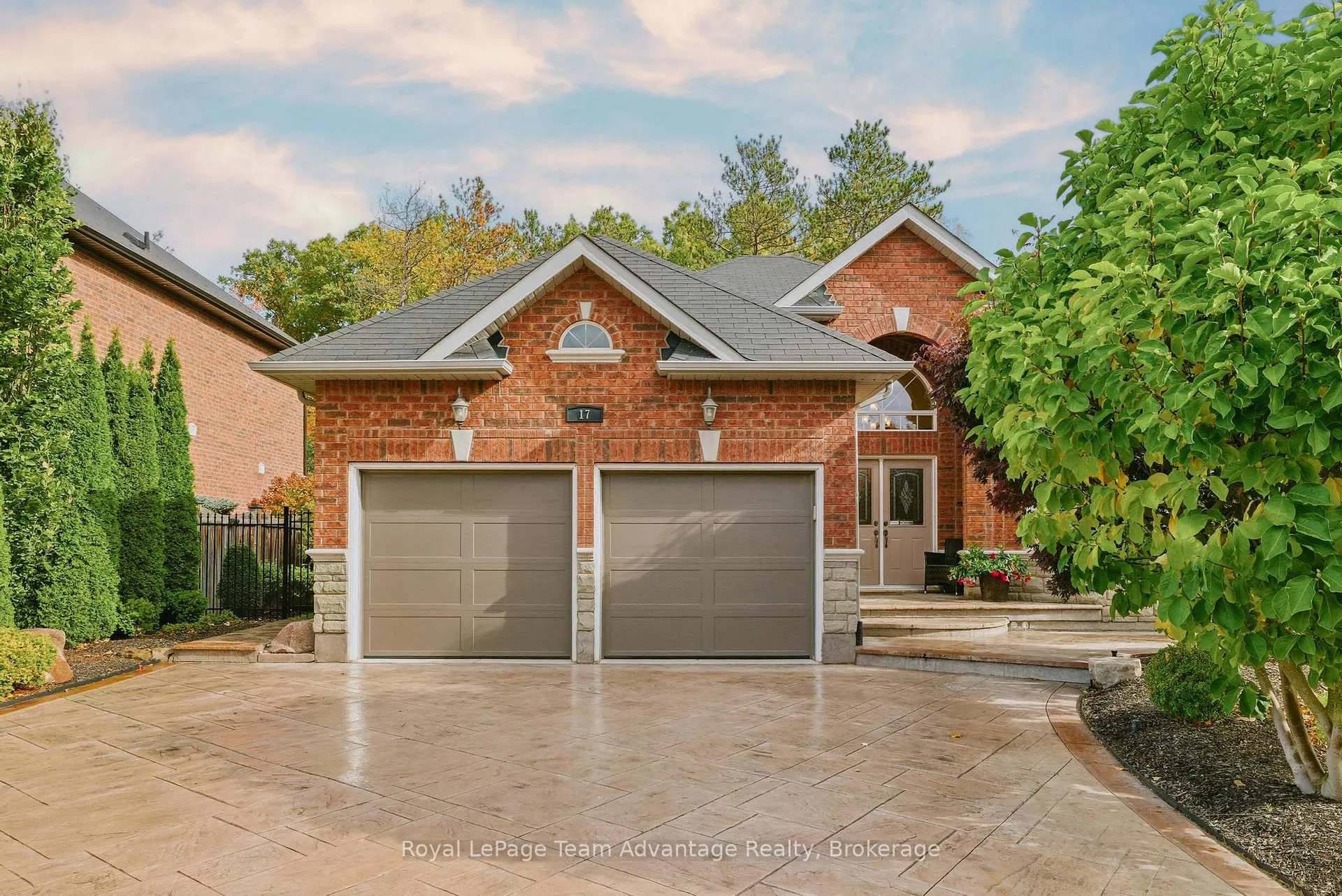 Photo 1 of 17 Borland Crescent, Caledon, Caledon East — HOMEH