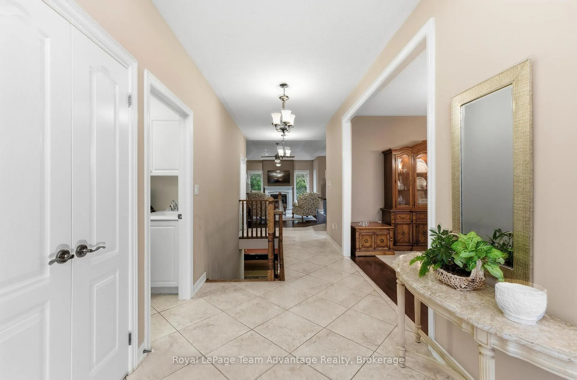 Photo 8 of 17 Borland Crescent, Caledon, Caledon East — HOMEH