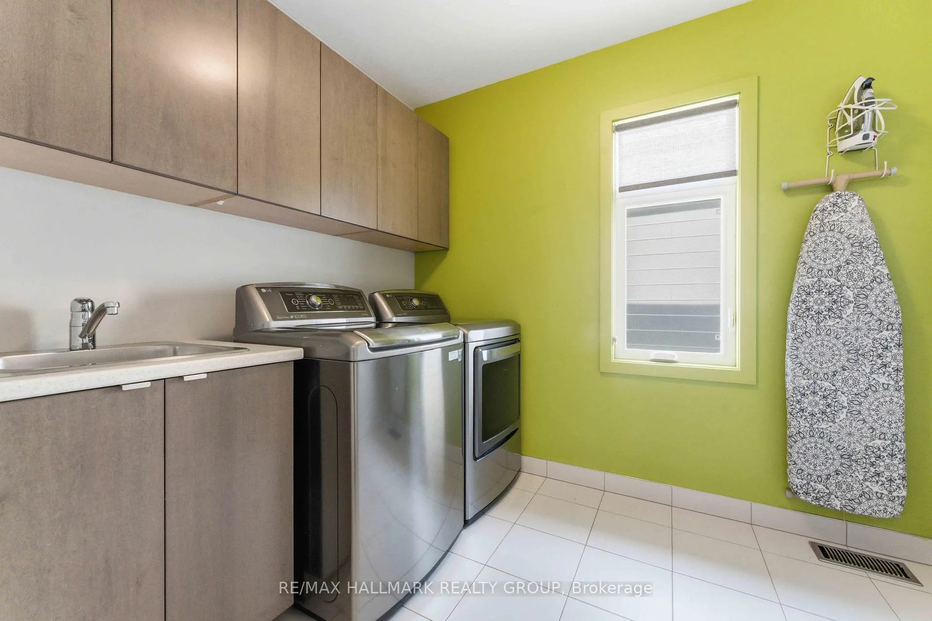 Photo 17 of 254 Sunnyridge Crescent, Ottawa, Kanata - Emerald Meadows/Trailwest — HOMEH
