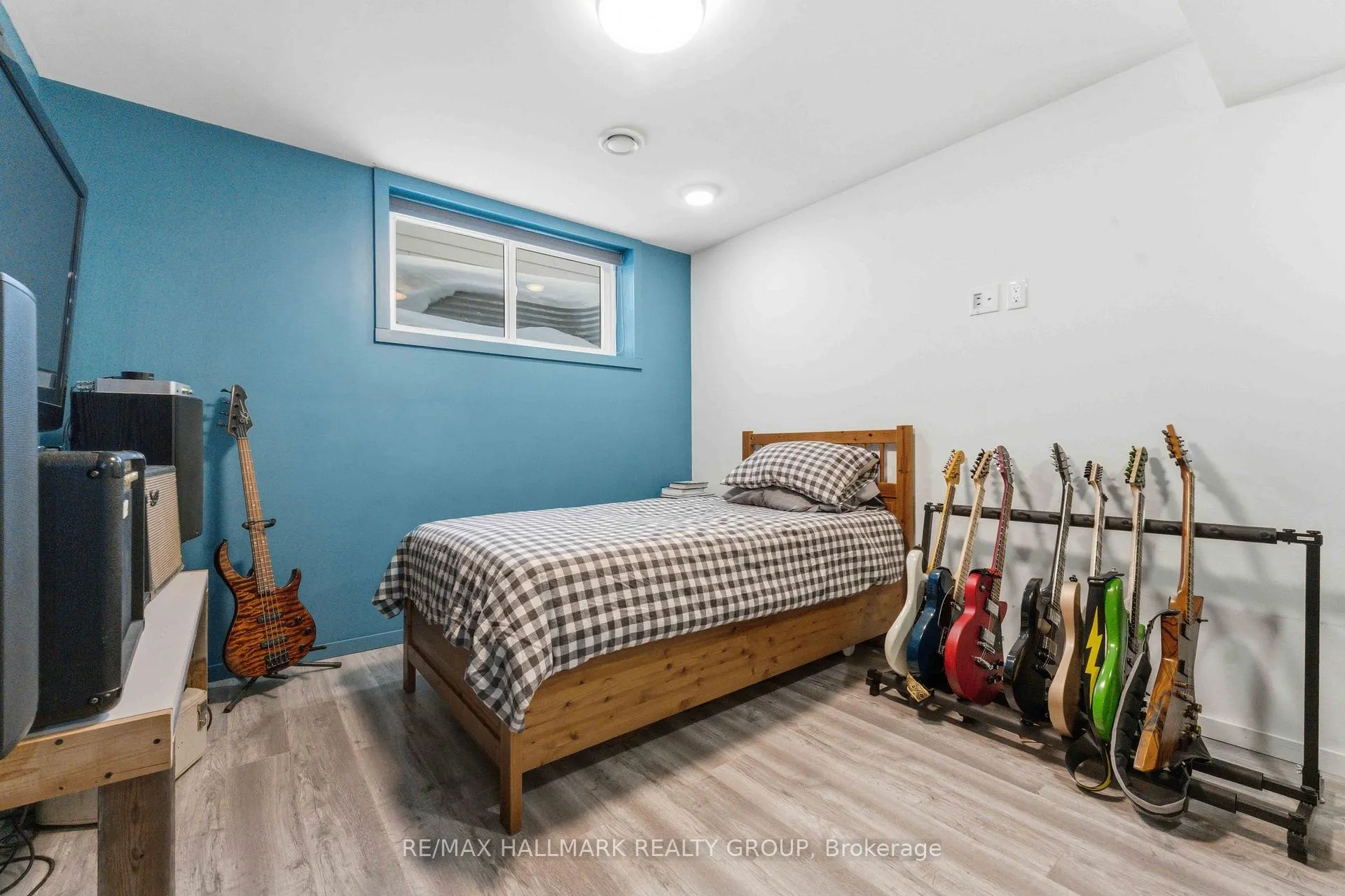 Photo 23 of 254 Sunnyridge Crescent, Ottawa, Kanata - Emerald Meadows/Trailwest — HOMEH