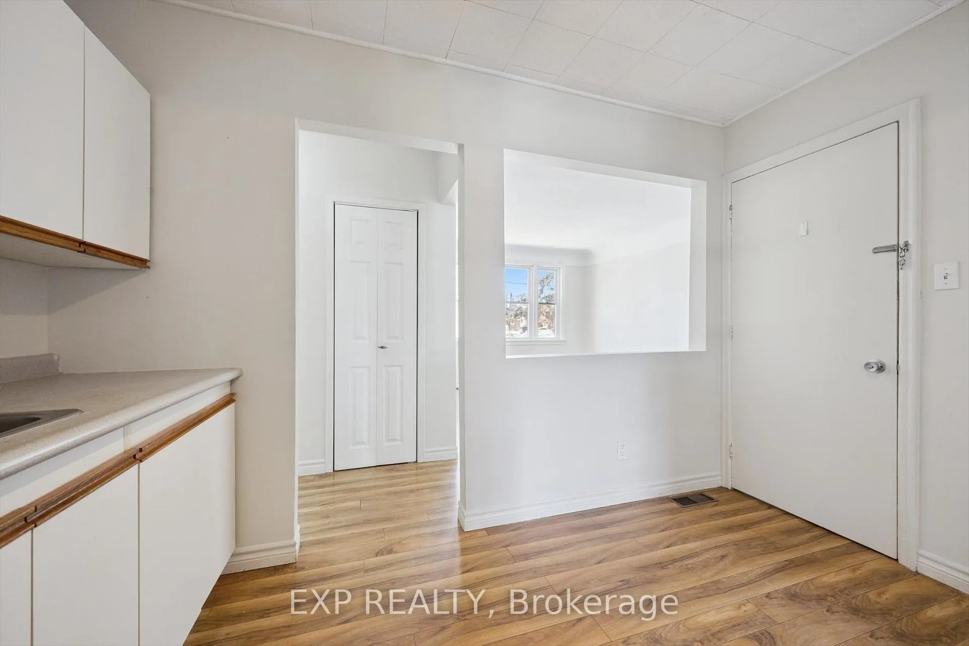 Photo 8 of 253 Sydney Street S, Kitchener, Rockway — HOMEH