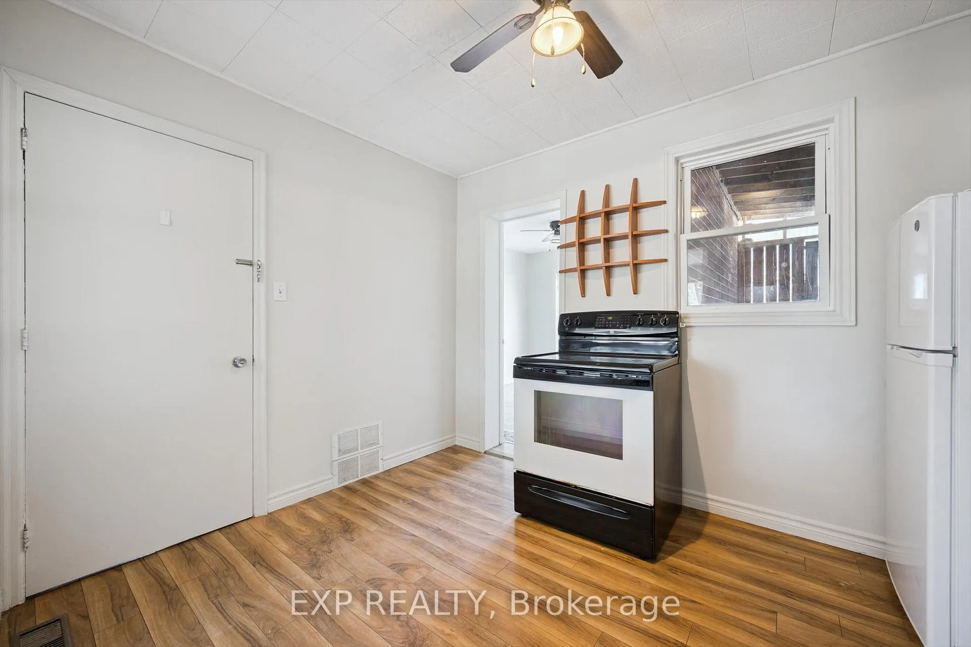 Photo 7 of 253 Sydney Street S, Kitchener, Rockway — HOMEH