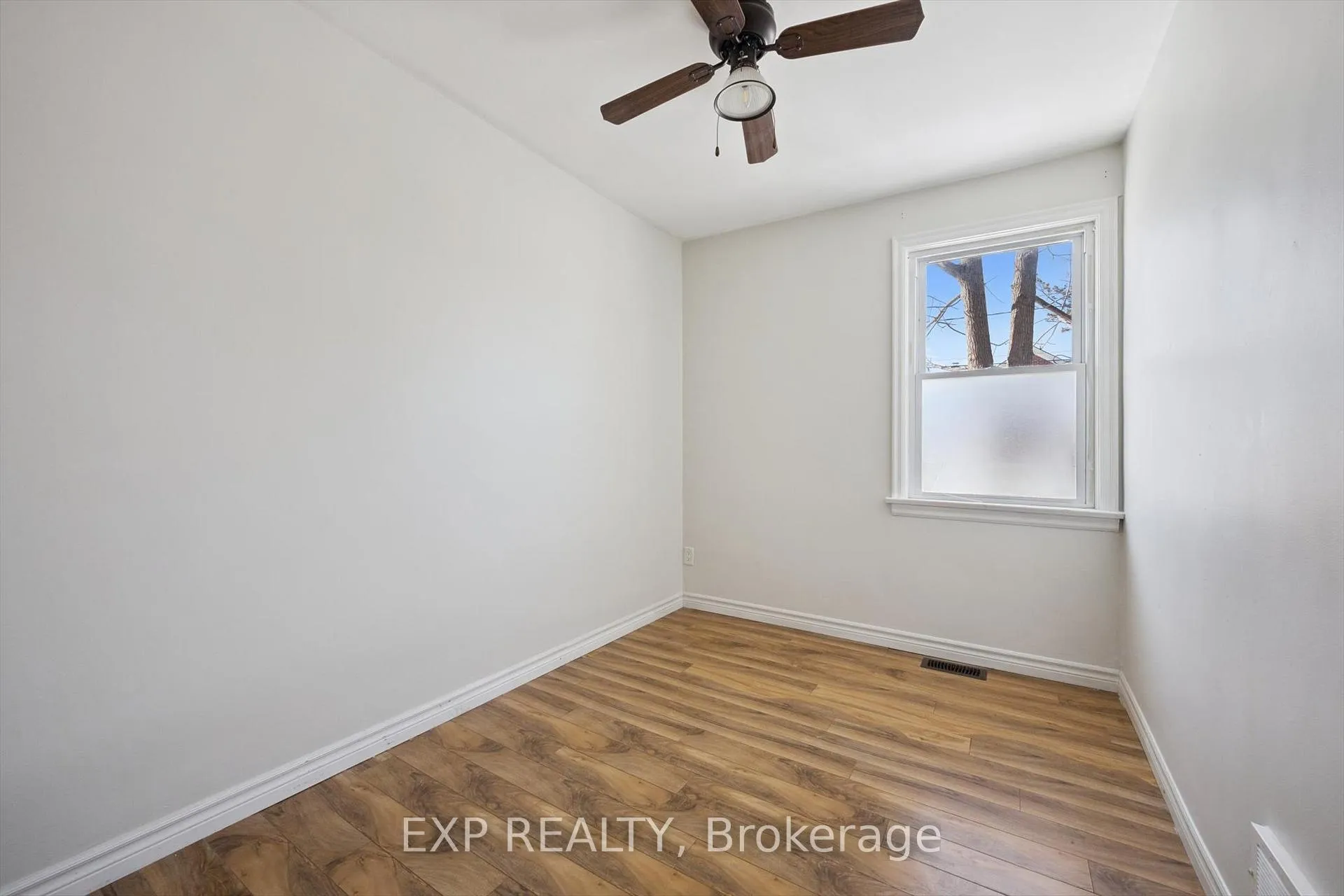 Photo 13 of 253 Sydney Street S, Kitchener, Rockway — HOMEH