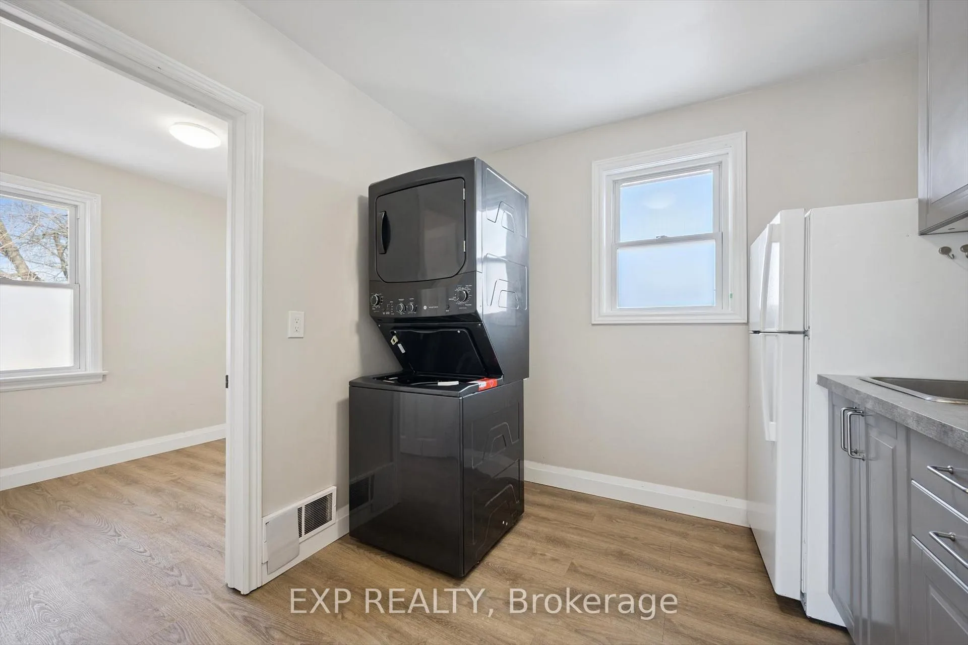 Photo 25 of 253 Sydney Street S, Kitchener, Rockway — HOMEH