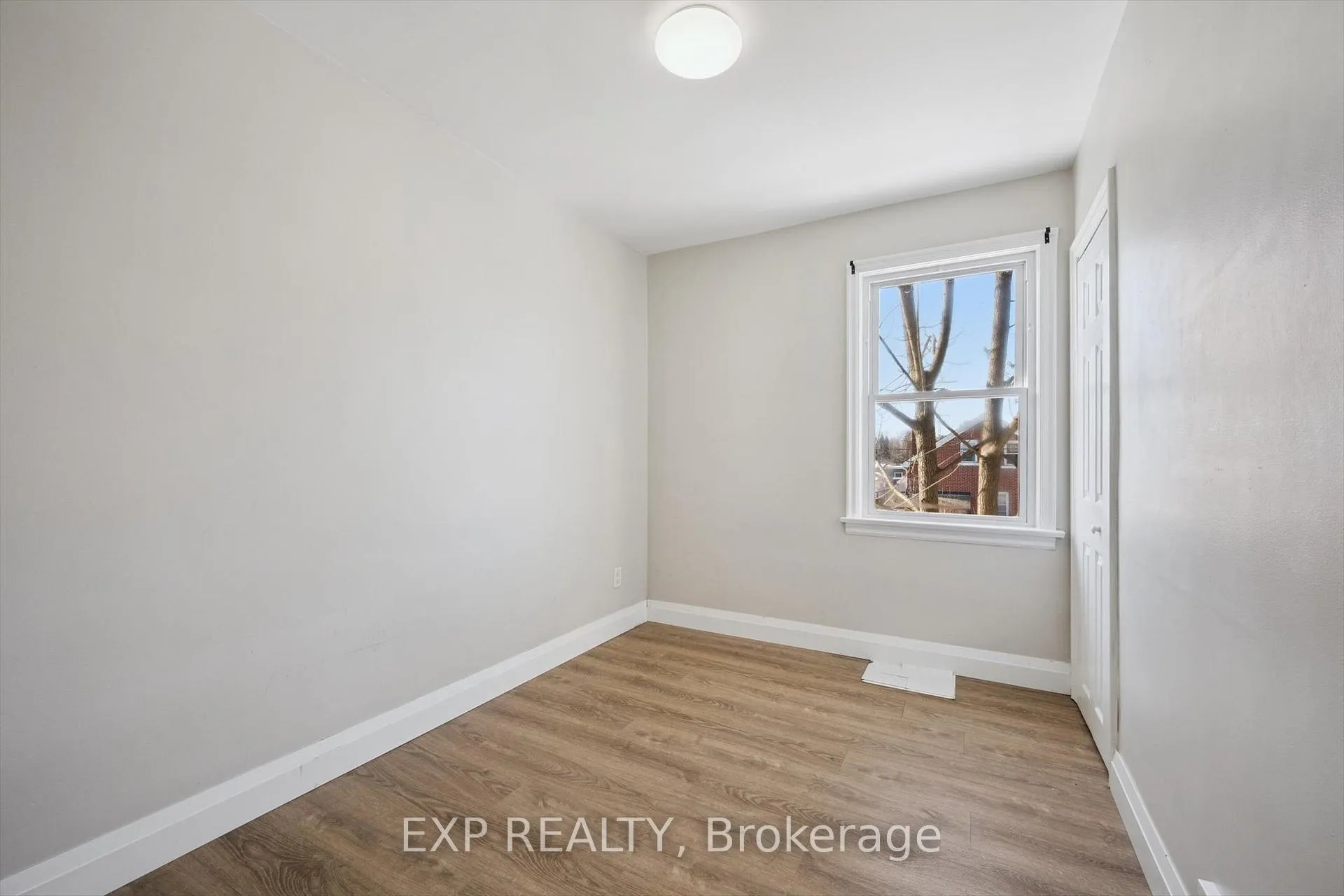 Photo 30 of 253 Sydney Street S, Kitchener, Rockway — HOMEH