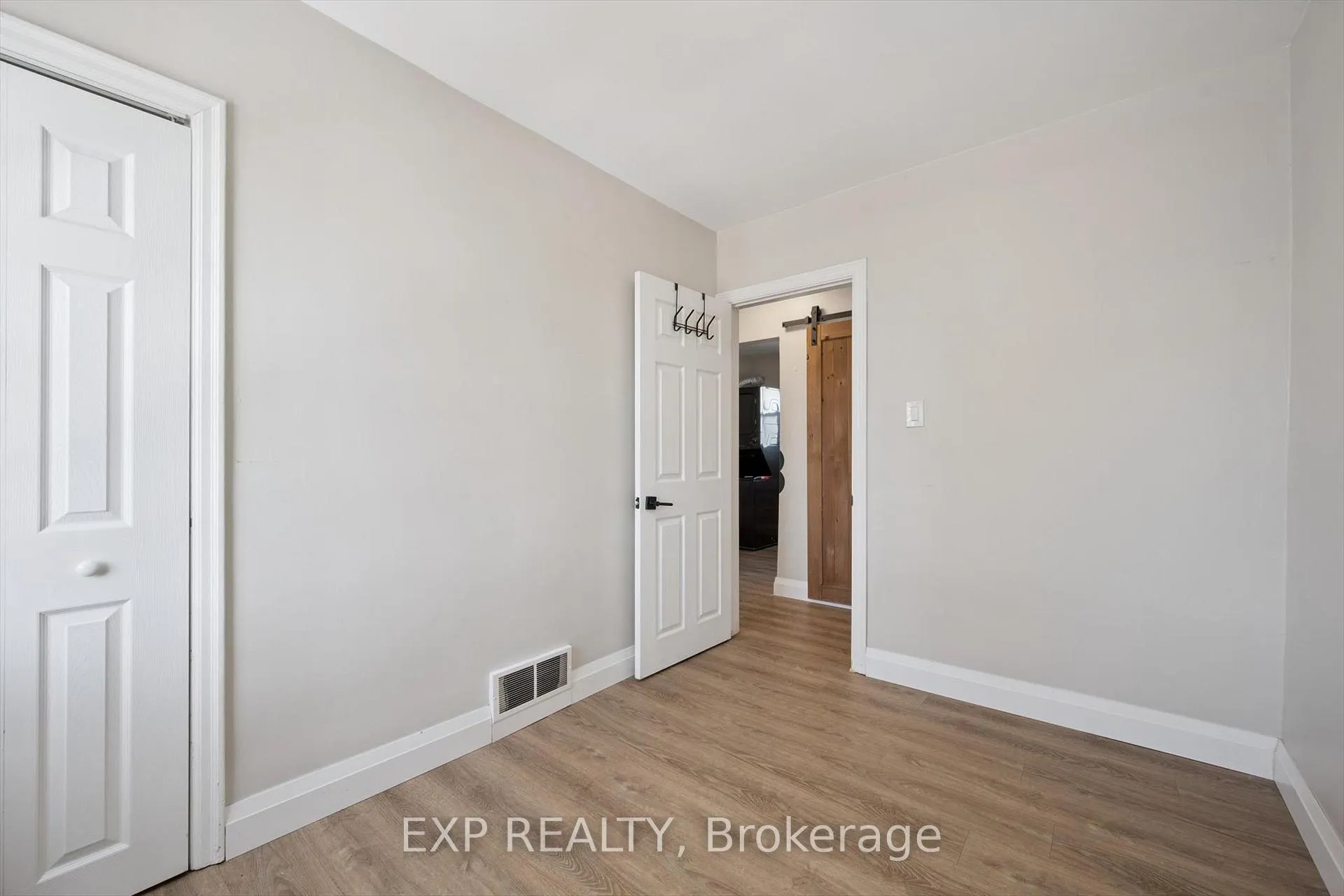 Photo 31 of 253 Sydney Street S, Kitchener, Rockway — HOMEH