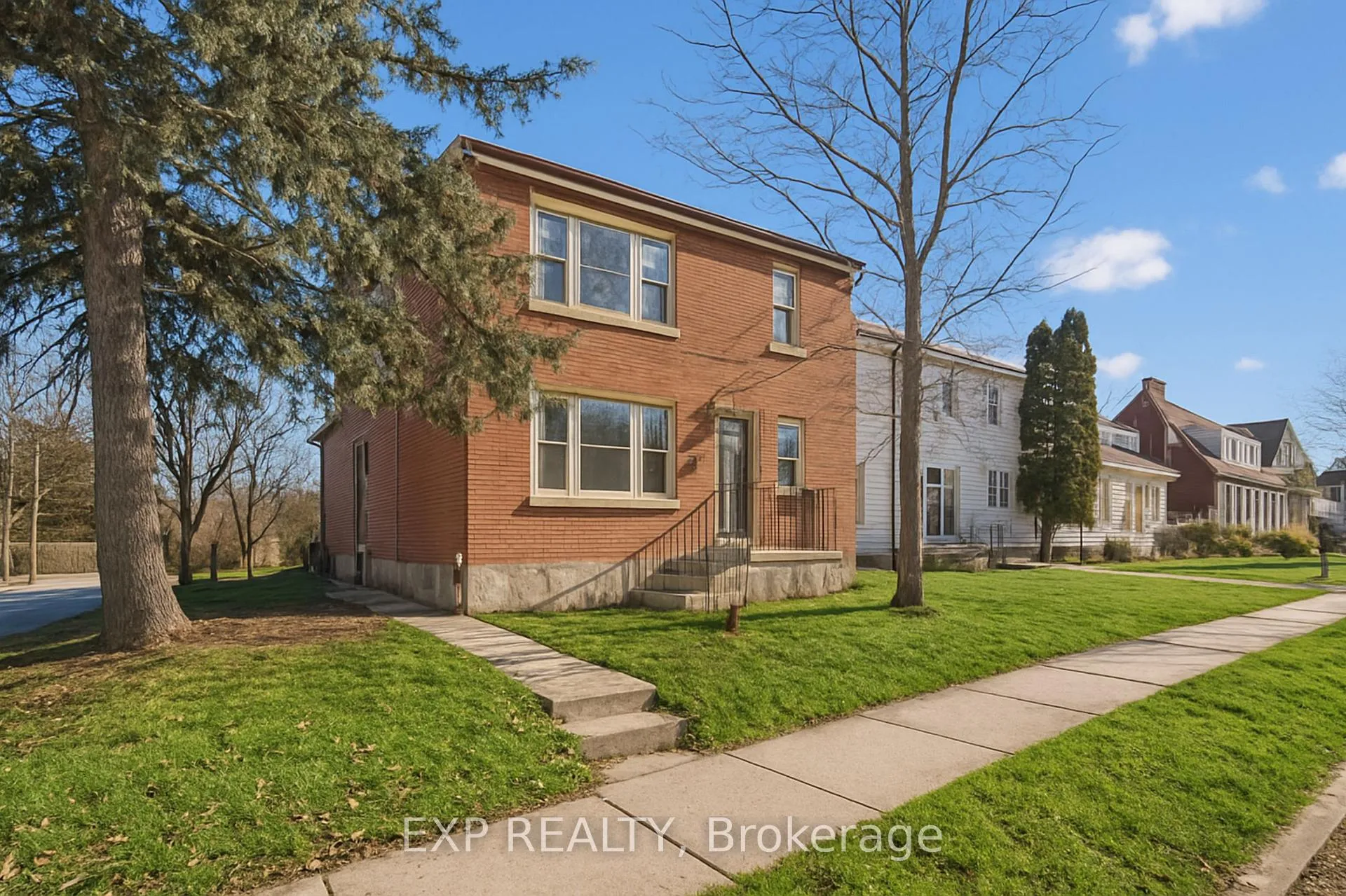 Photo of 253 Sydney Street S