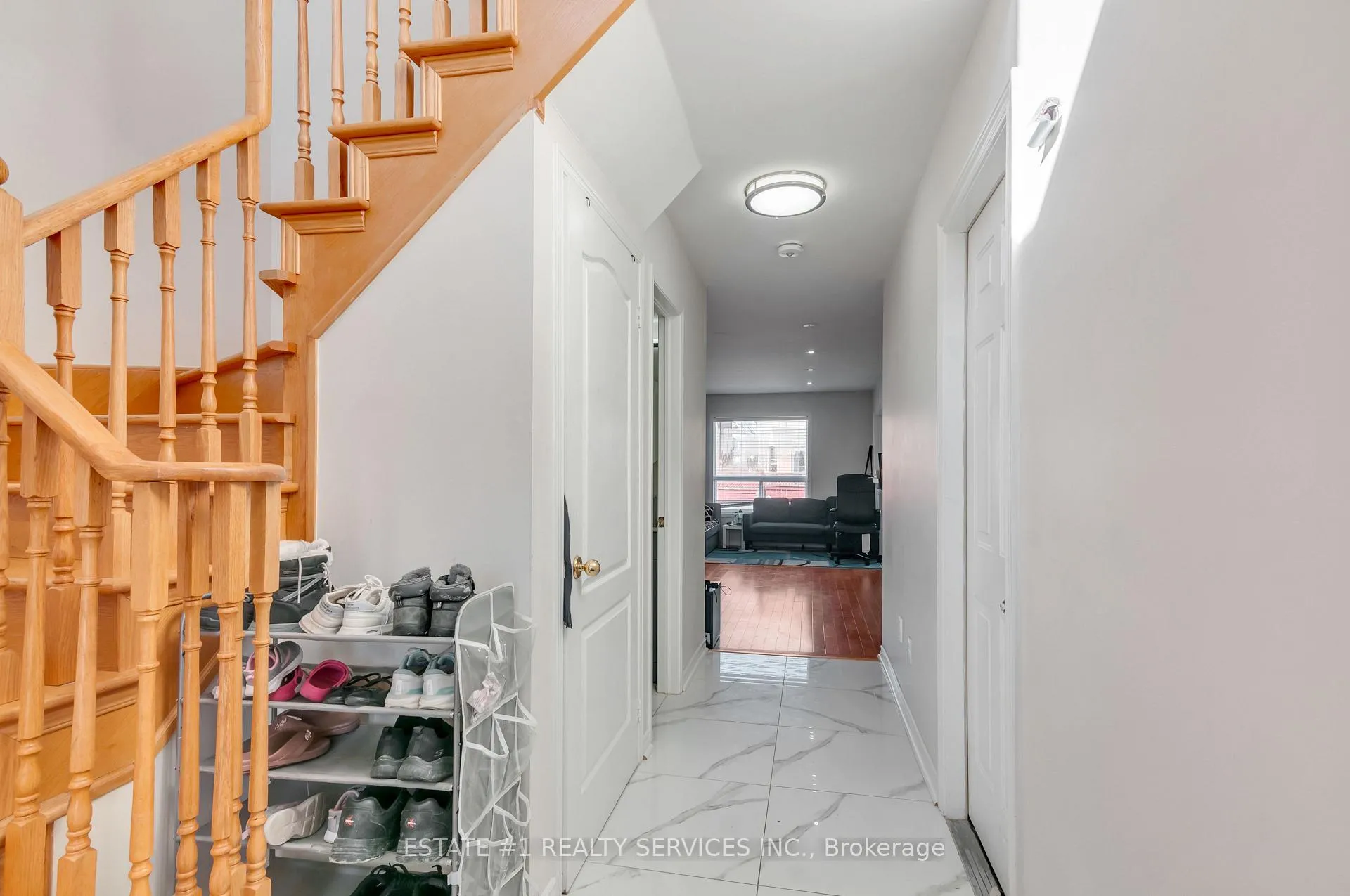 Photo 4 of 63 Tideland Drive, Brampton, Fletcher's Meadow — HOMEH