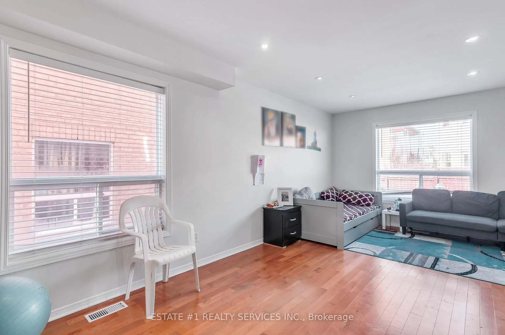 Photo 6 of 63 Tideland Drive, Brampton, Fletcher's Meadow — HOMEH