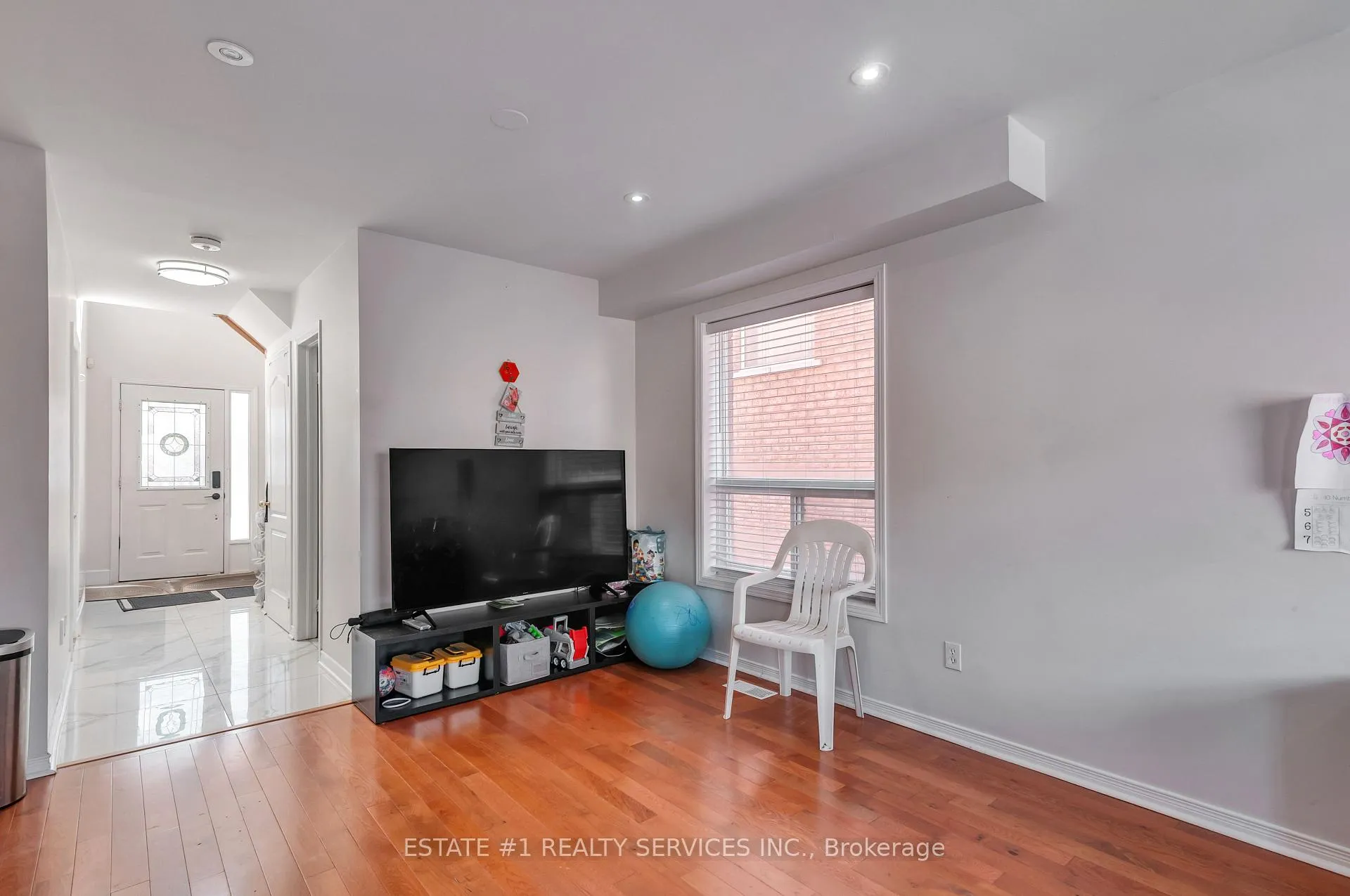 Photo 8 of 63 Tideland Drive, Brampton, Fletcher's Meadow — HOMEH