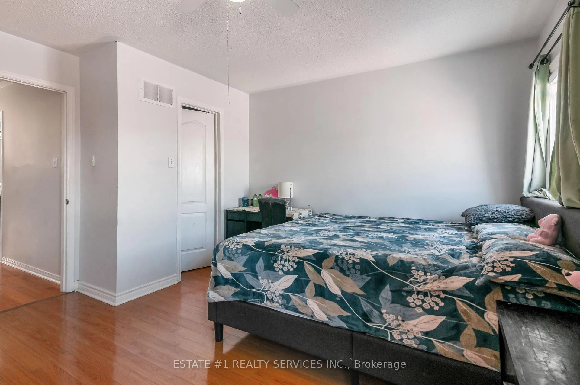 Photo 23 of 63 Tideland Drive, Brampton, Fletcher's Meadow — HOMEH