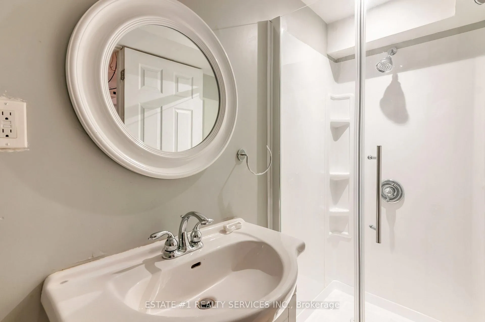 Photo 28 of 63 Tideland Drive, Brampton, Fletcher's Meadow — HOMEH
