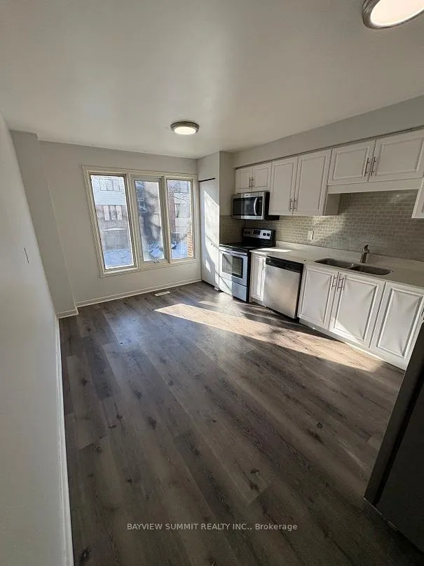Photo 7 of 17 Hampton Way, Markham, Thornhill — HOMEH