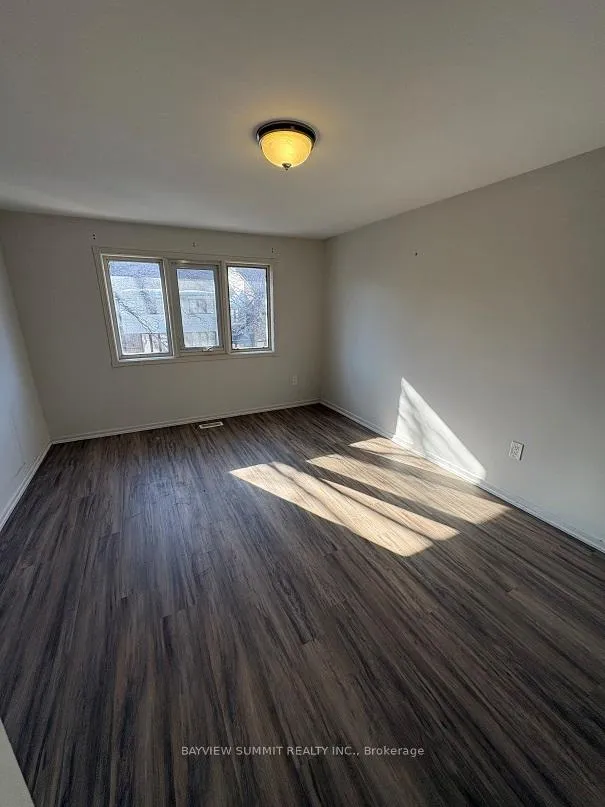 Photo 9 of 17 Hampton Way, Markham, Thornhill — HOMEH