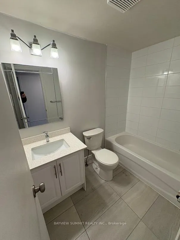 Photo 15 of 17 Hampton Way, Markham, Thornhill — HOMEH