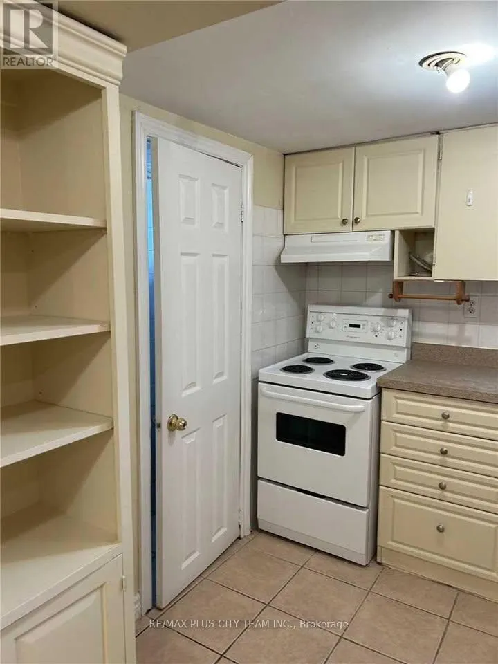 Photo 2 of Unit B, 1745 Bathurst Street, Toronto, Forest Hill South — HOMEH