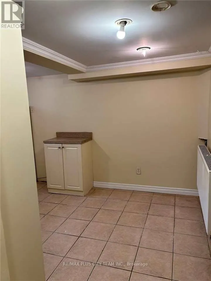 Photo 9 of Unit B, 1745 Bathurst Street, Toronto, Forest Hill South — HOMEH