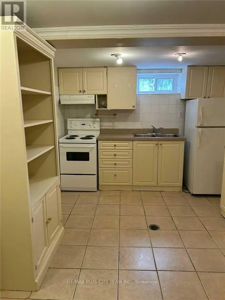 Photo 11 of Unit B, 1745 Bathurst Street, Toronto, Forest Hill South — HOMEH