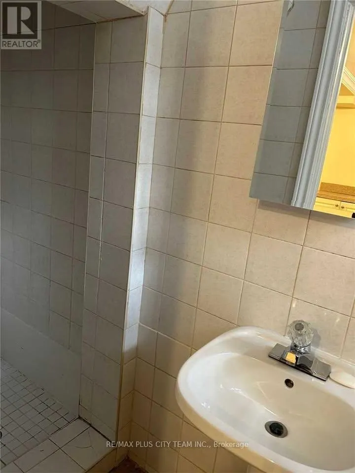 Photo 13 of Unit B, 1745 Bathurst Street, Toronto, Forest Hill South — HOMEH