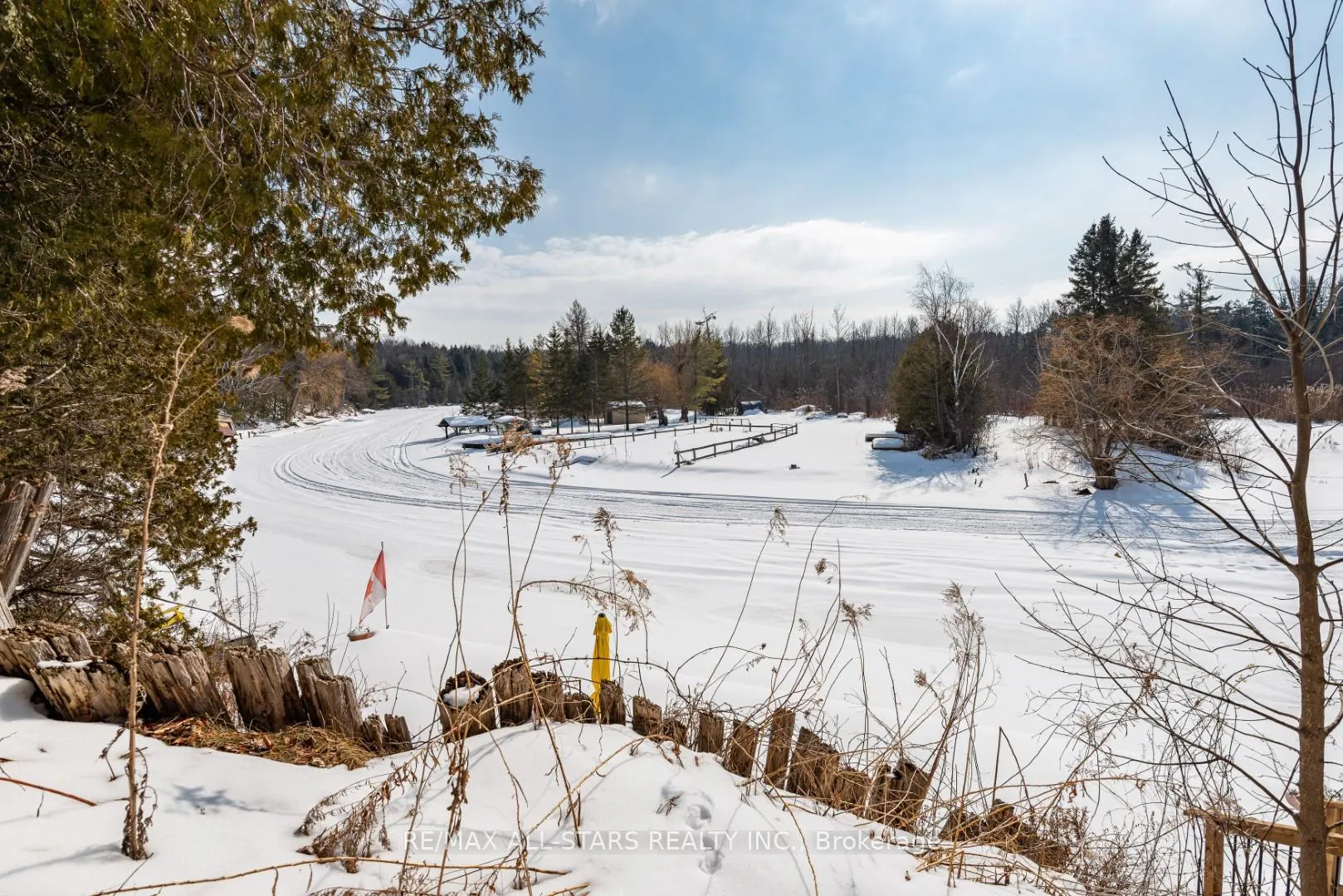 Photo 10 of 136 Riverbank Drive, Georgina, Pefferlaw — HOMEH