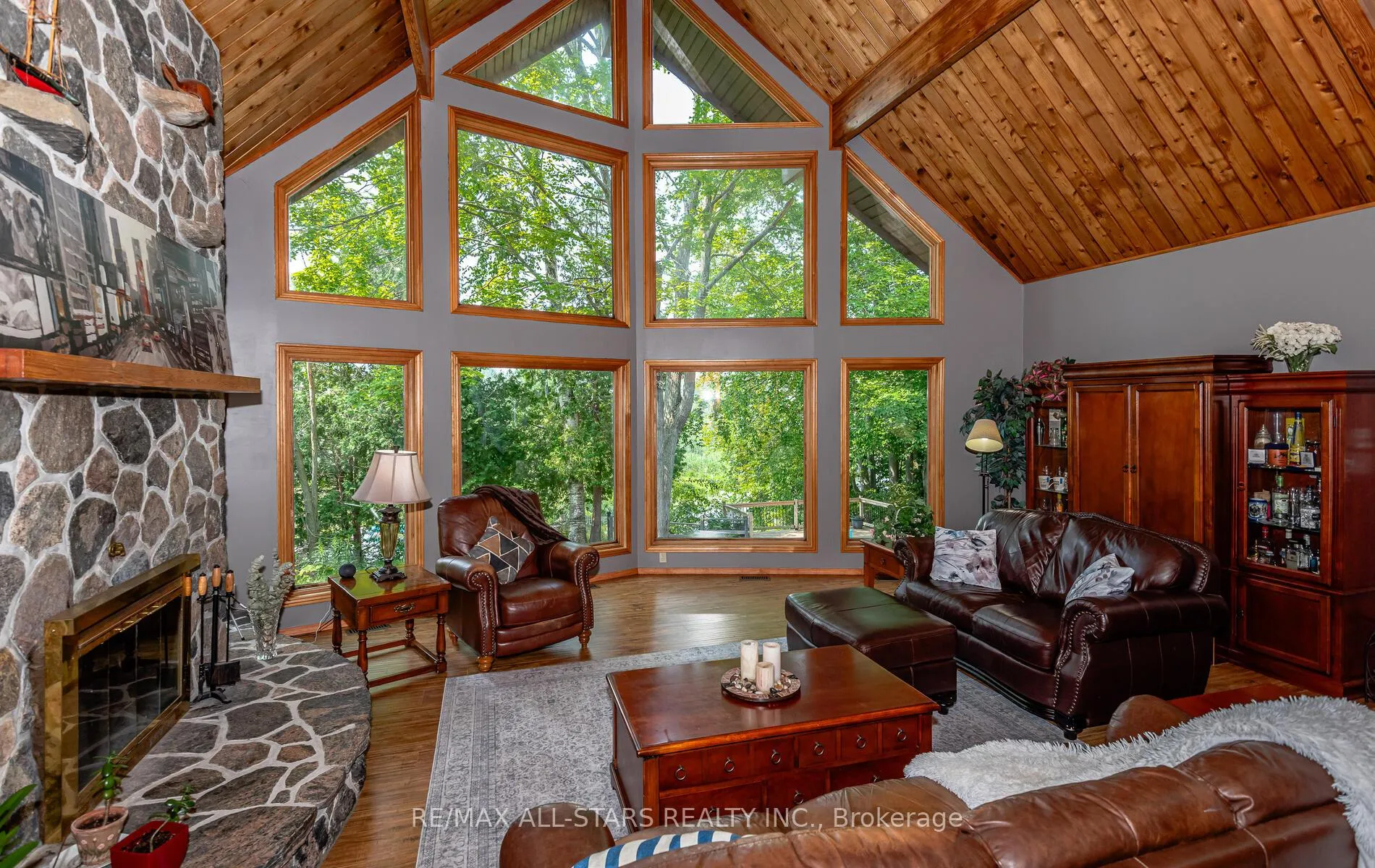 Photo 14 of 136 Riverbank Drive, Georgina, Pefferlaw — HOMEH