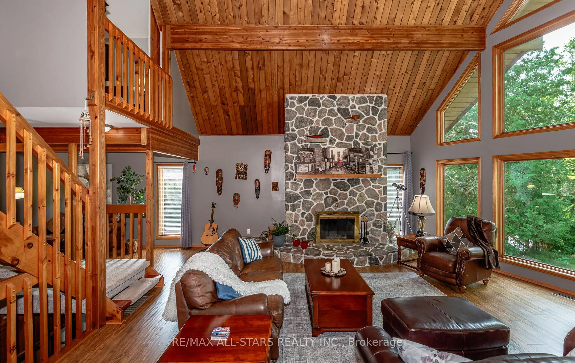 Photo 16 of 136 Riverbank Drive, Georgina, Pefferlaw — HOMEH