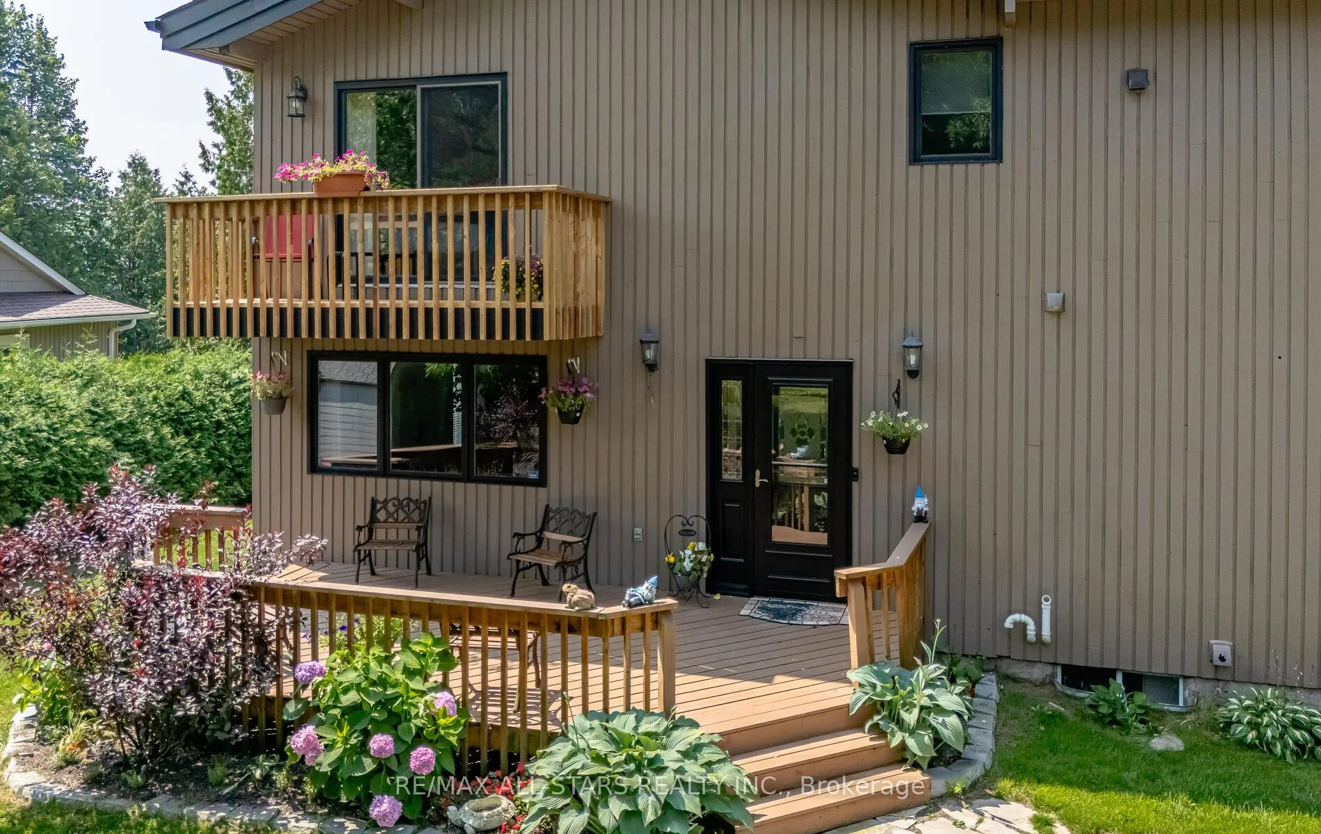 Photo 25 of 136 Riverbank Drive, Georgina, Pefferlaw — HOMEH