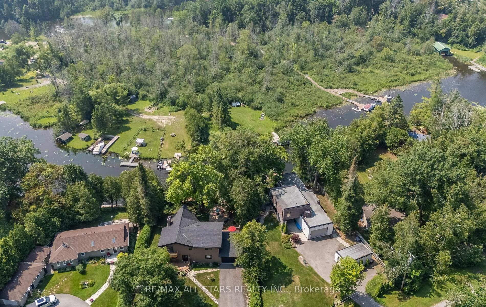 Photo 29 of 136 Riverbank Drive, Georgina, Pefferlaw — HOMEH
