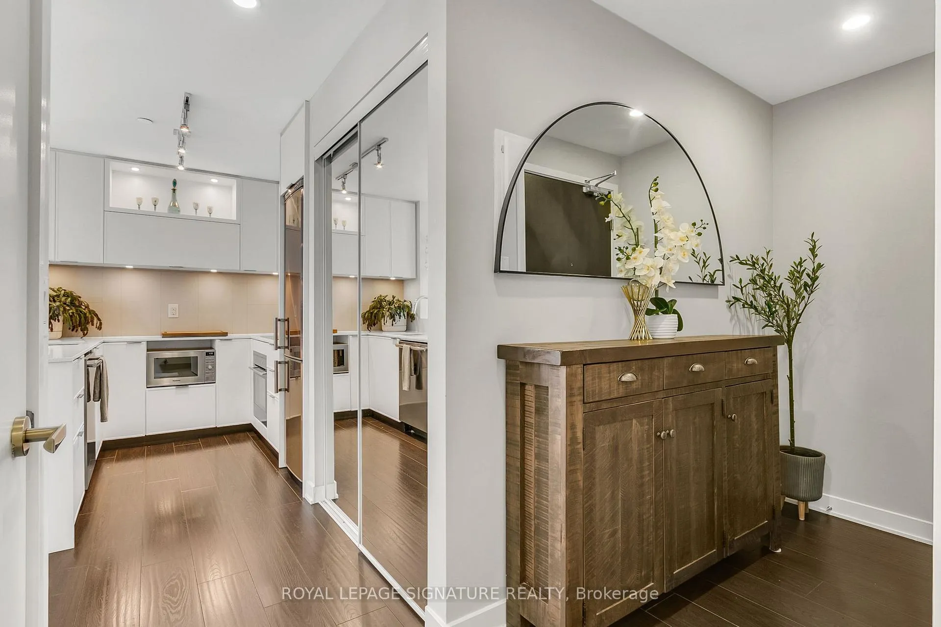Photo 3 of Unit 1302, 170 Sumach Street, Toronto, Regent Park — HOMEH