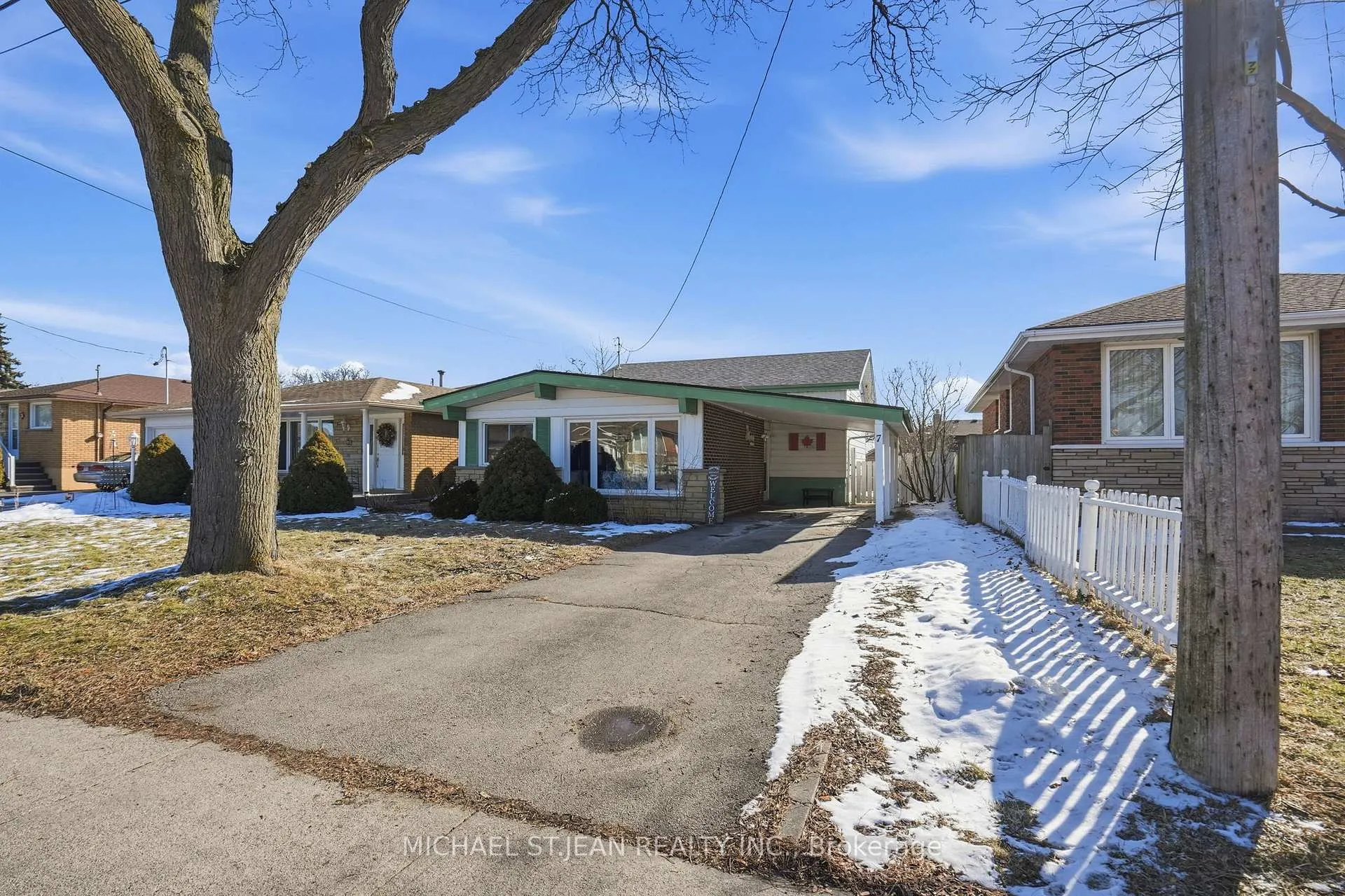 Photo 3 of 7 Rapallo Drive, Hamilton, Lisgar — HOMEH