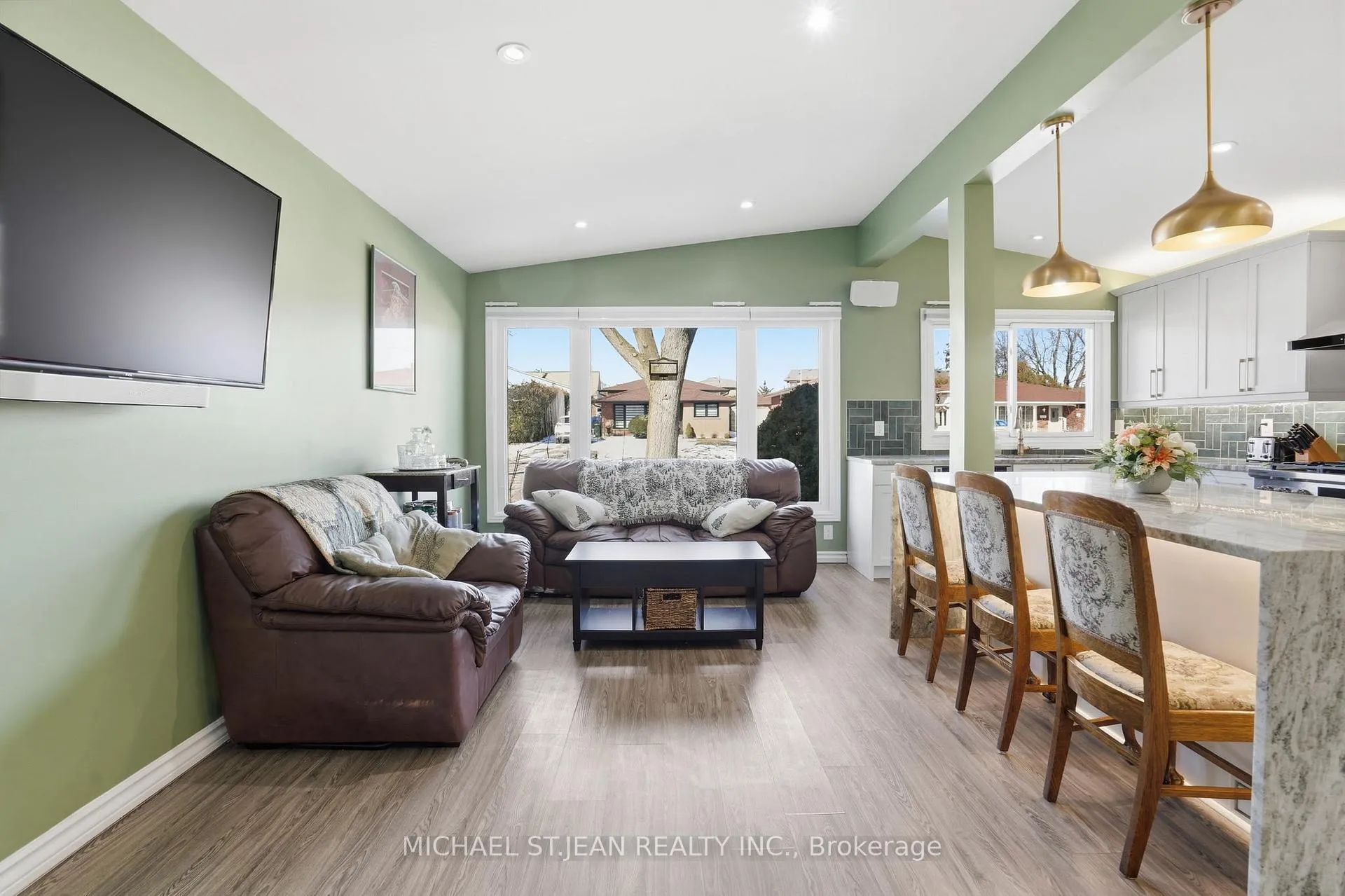 Photo 12 of 7 Rapallo Drive, Hamilton, Lisgar — HOMEH