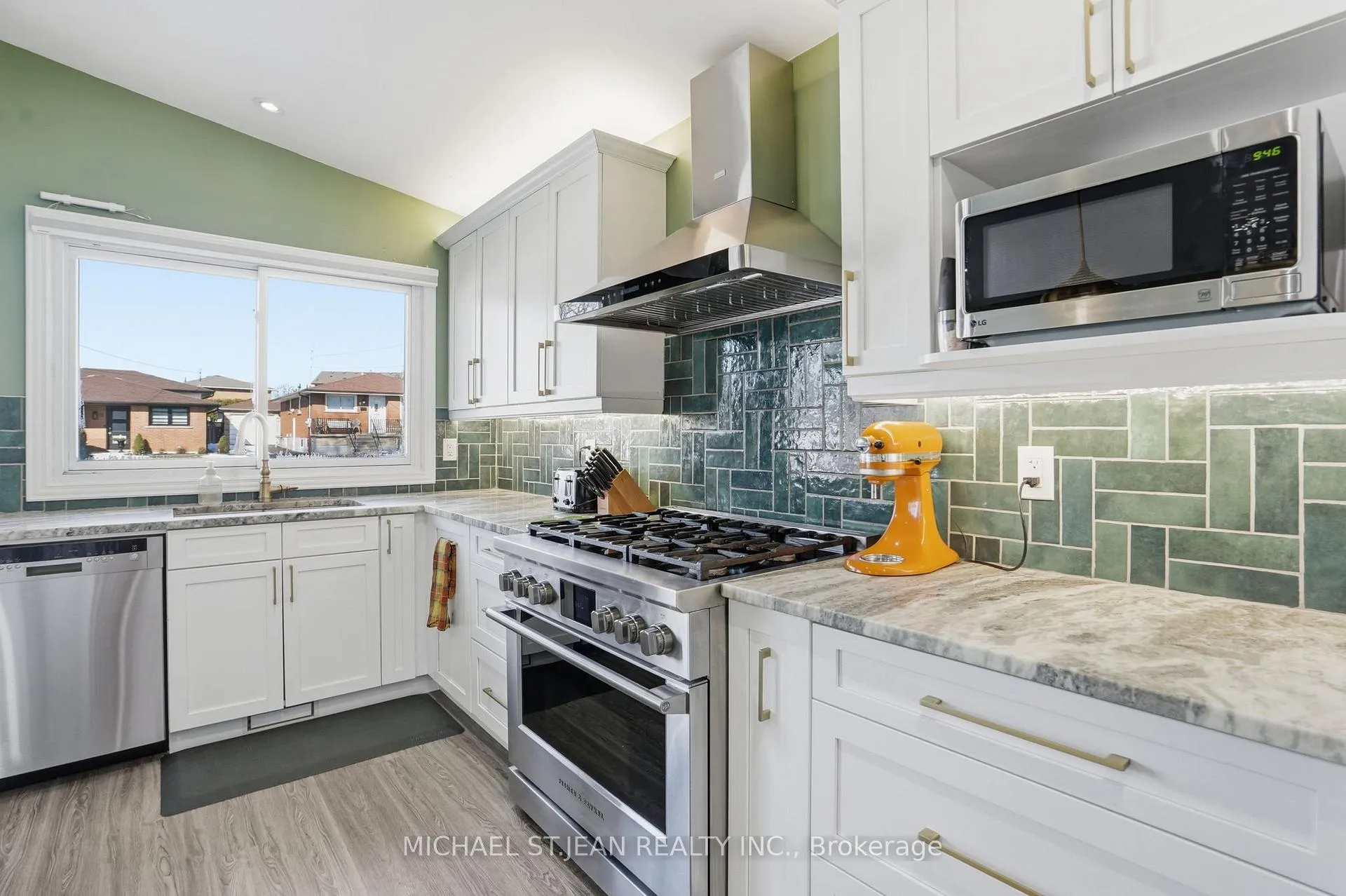 Photo 16 of 7 Rapallo Drive, Hamilton, Lisgar — HOMEH