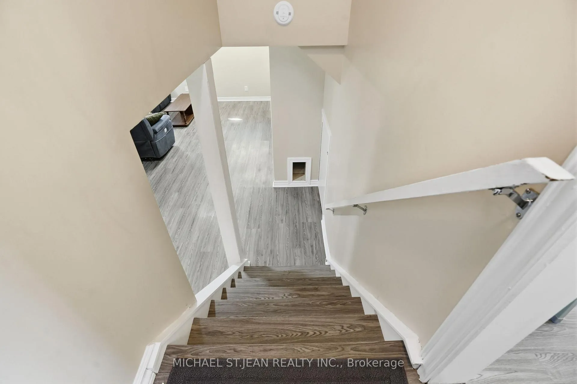 Photo 30 of 7 Rapallo Drive, Hamilton, Lisgar — HOMEH