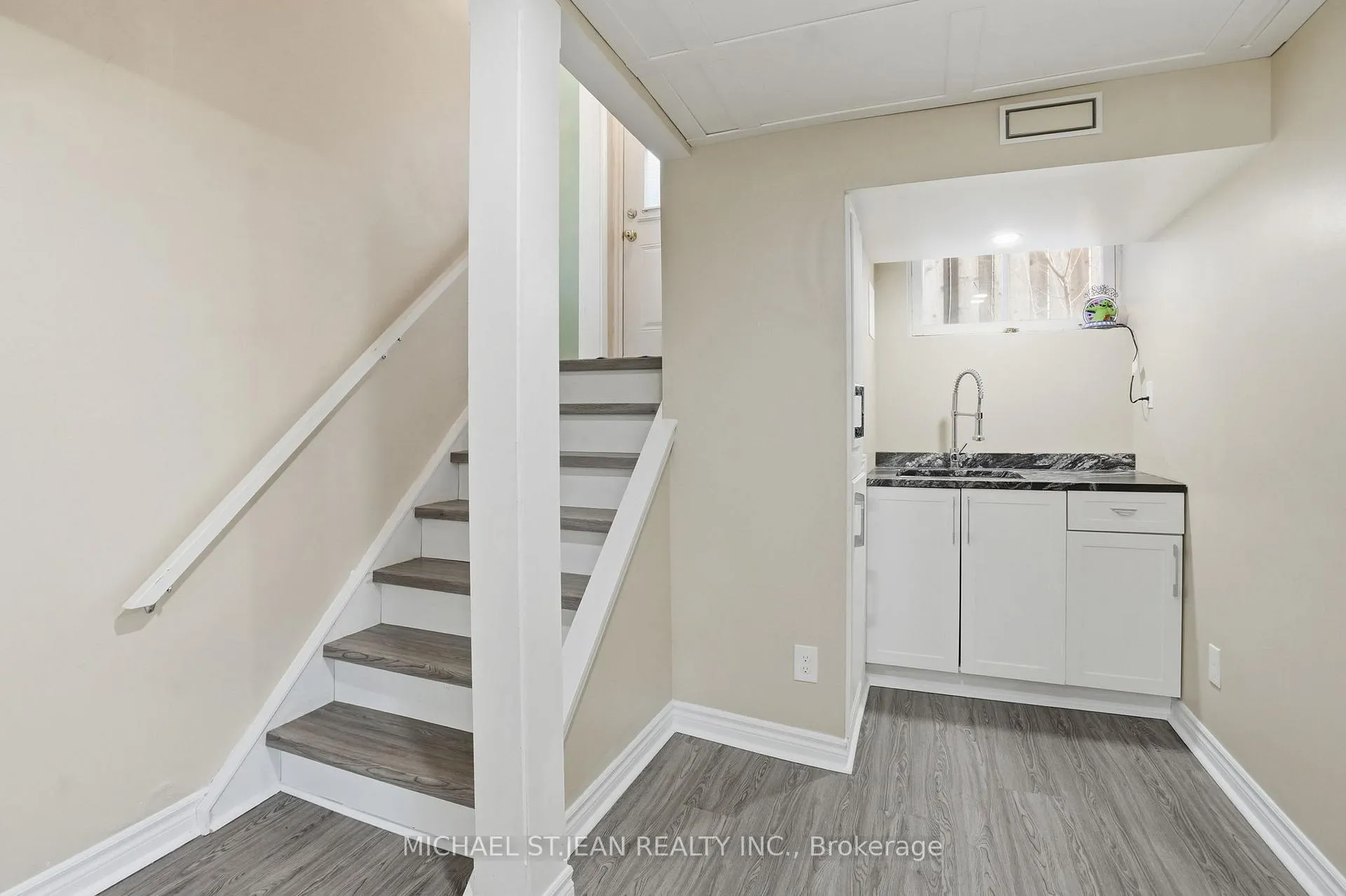 Photo 31 of 7 Rapallo Drive, Hamilton, Lisgar — HOMEH