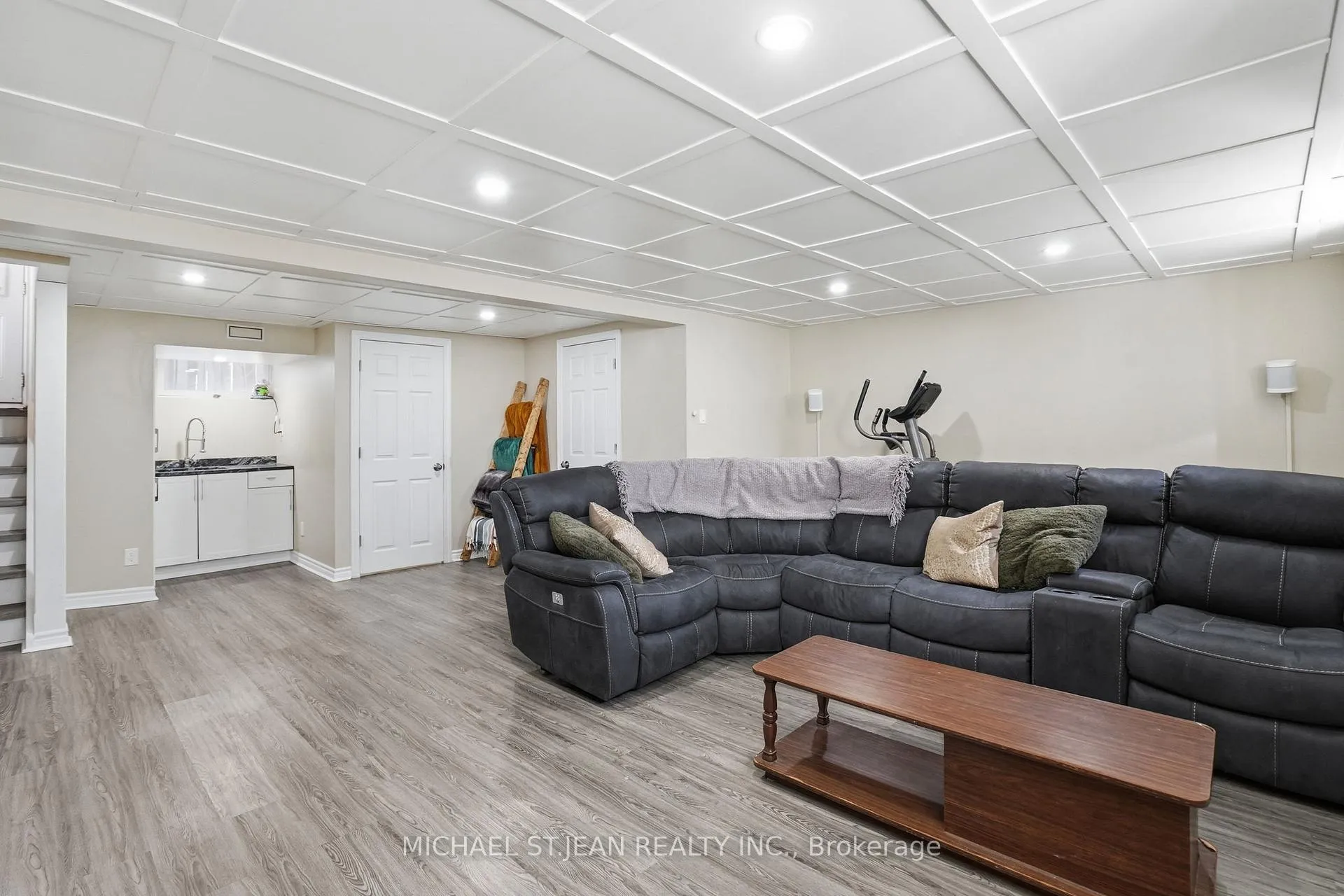 Photo 35 of 7 Rapallo Drive, Hamilton, Lisgar — HOMEH