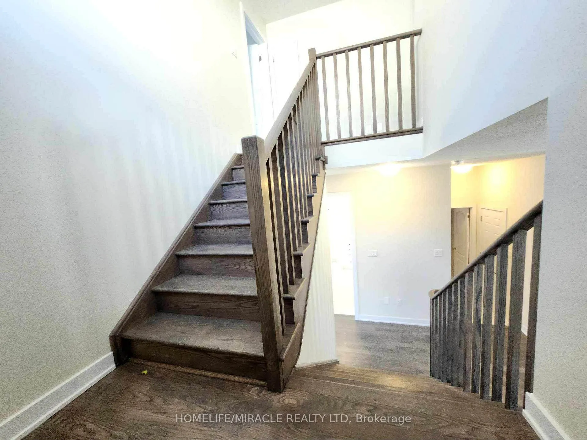 Photo 7 of 70 Eastbridge Avenue, Welland, Dain City — HOMEH