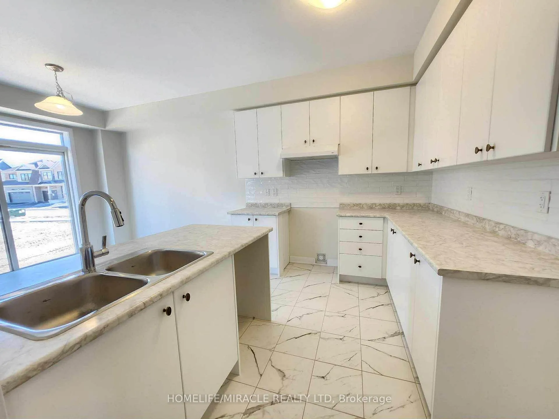 Photo 13 of 70 Eastbridge Avenue, Welland, Dain City — HOMEH
