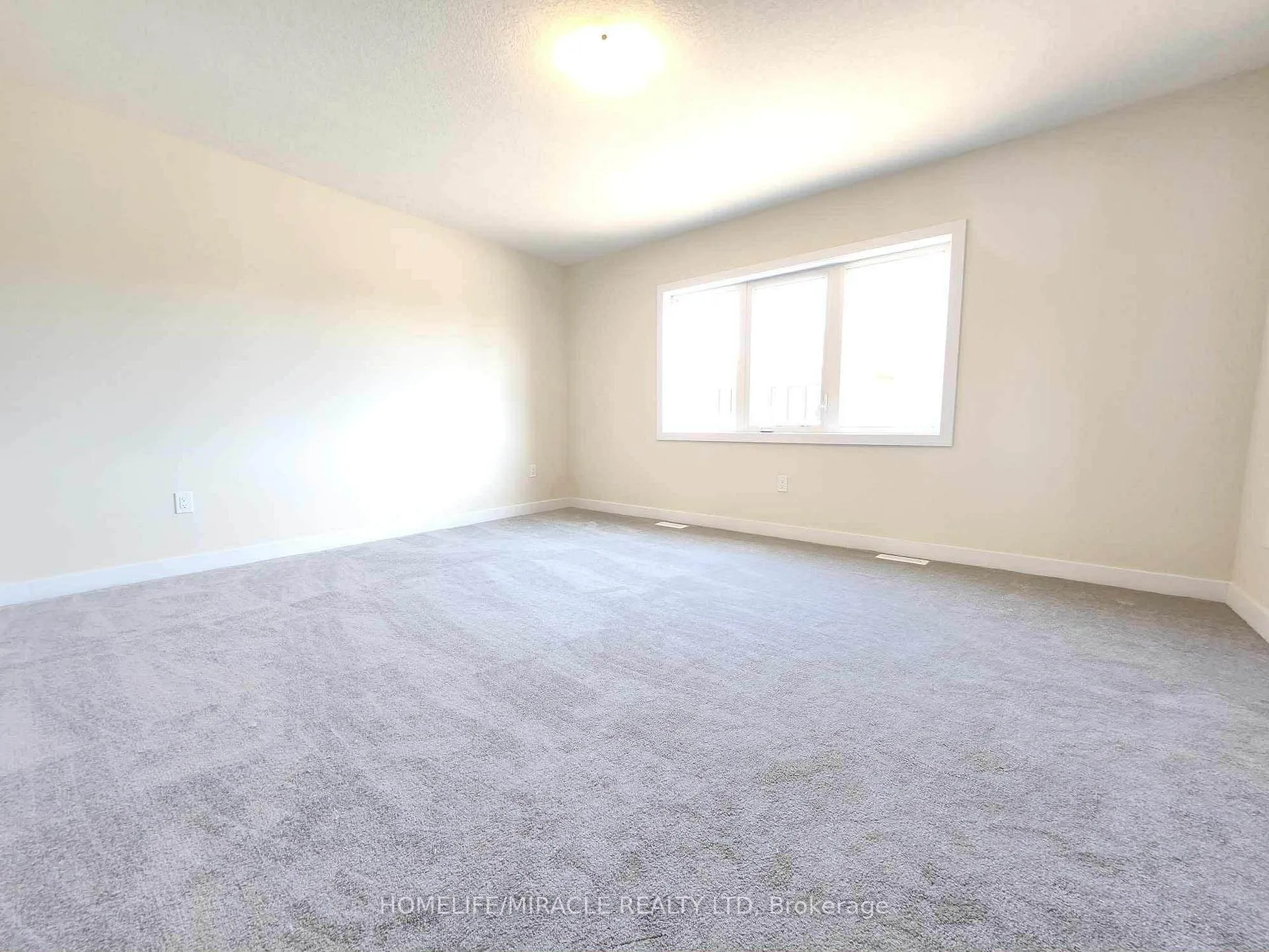 Photo 17 of 70 Eastbridge Avenue, Welland, Dain City — HOMEH