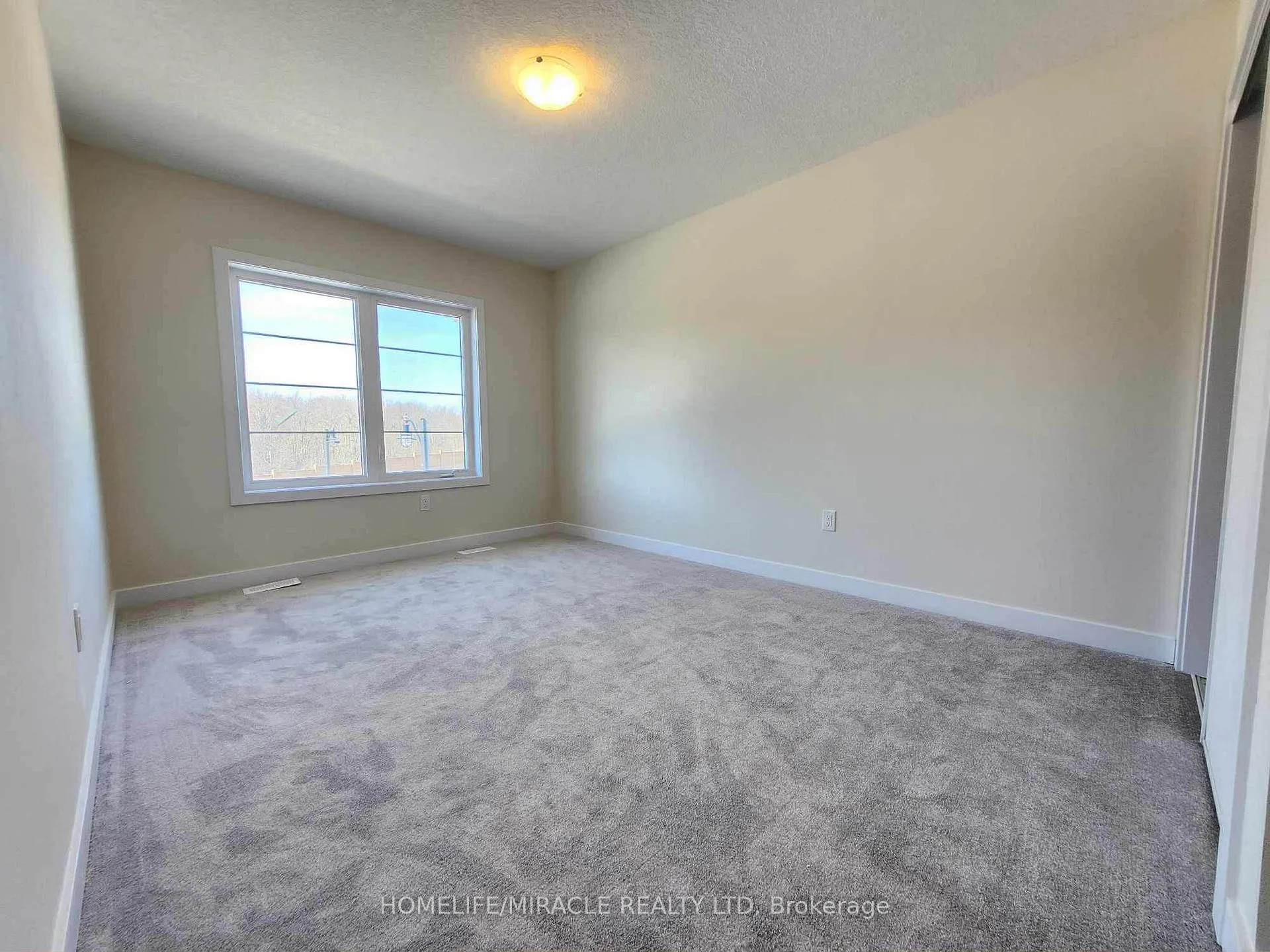 Photo 25 of 70 Eastbridge Avenue, Welland, Dain City — HOMEH