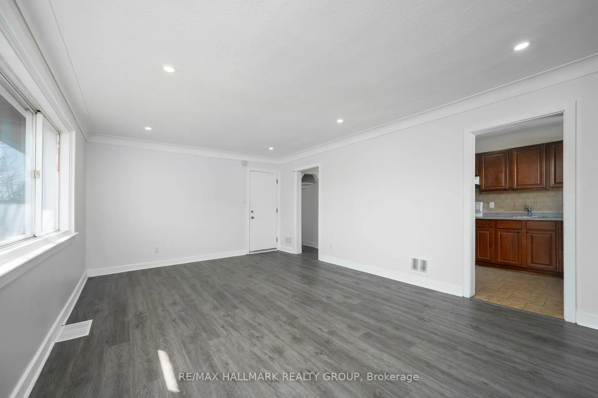 Photo 5 of Unit 3, 181 Switzer Avenue W, Ottawa, Westboro/Hampton Park — HOMEH