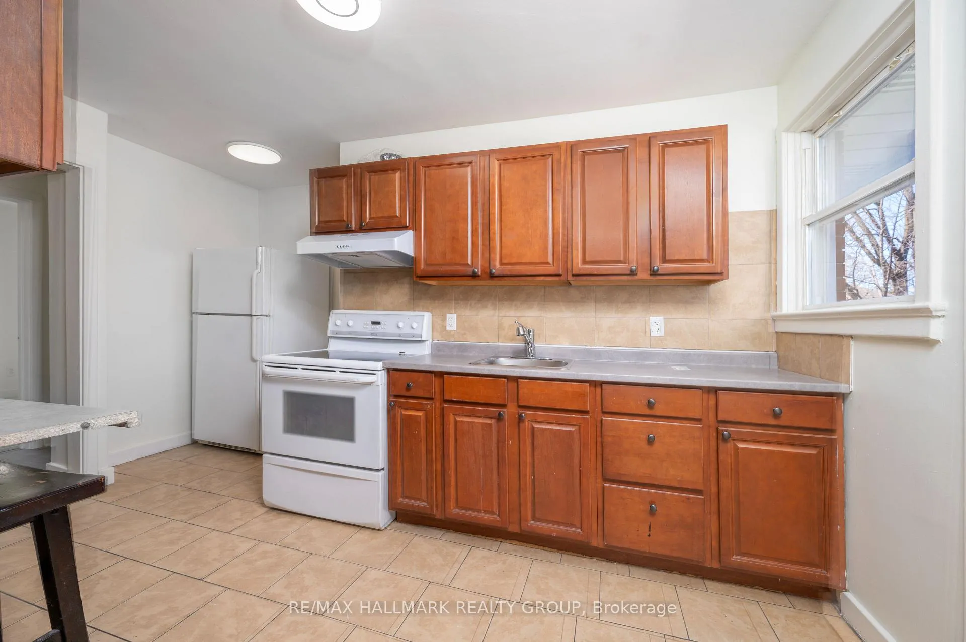 Photo 6 of Unit 3, 181 Switzer Avenue W, Ottawa, Westboro/Hampton Park — HOMEH