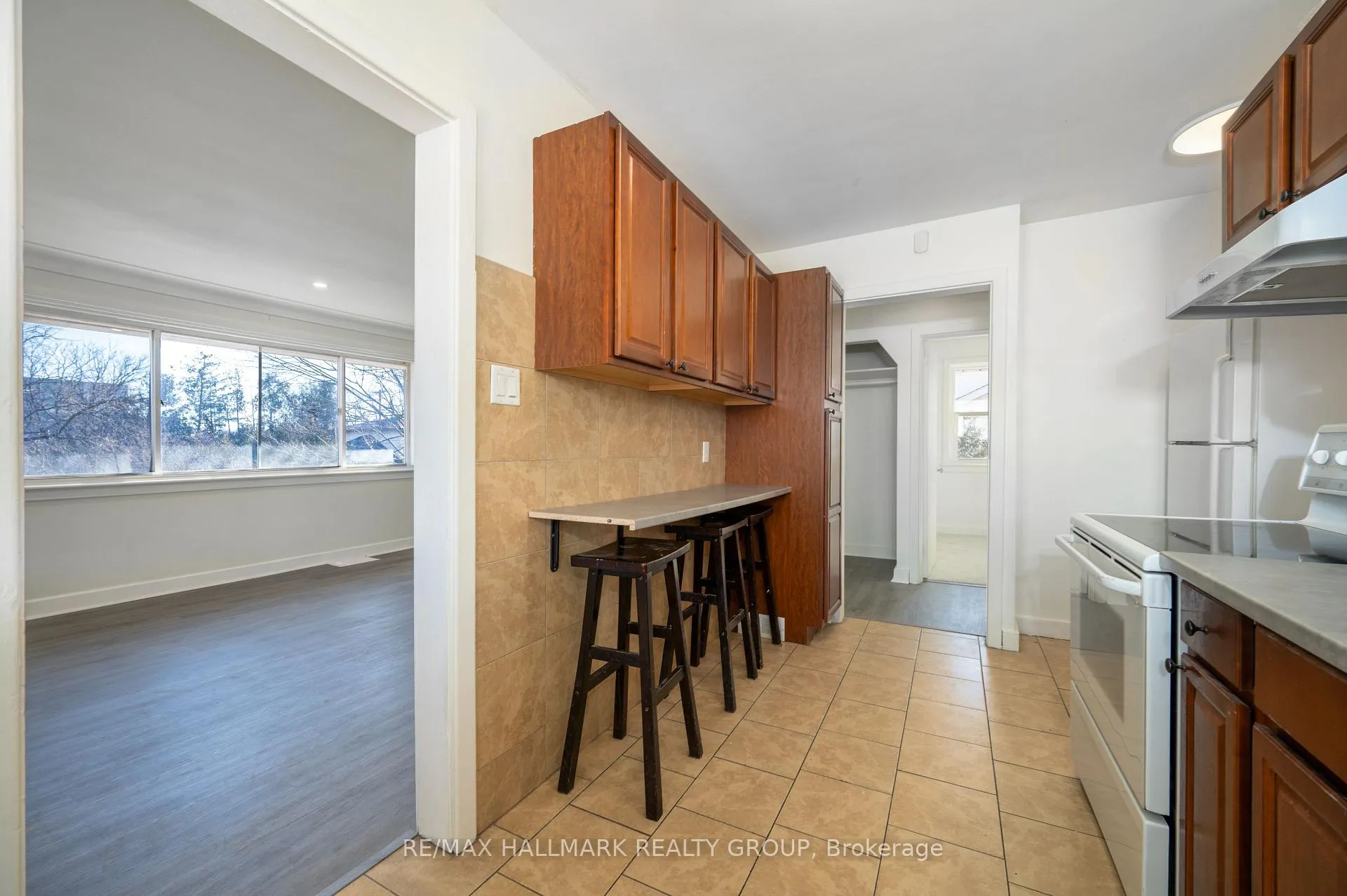 Photo 7 of Unit 3, 181 Switzer Avenue W, Ottawa, Westboro/Hampton Park — HOMEH