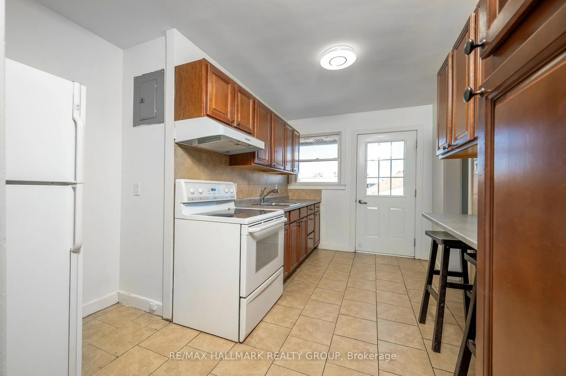 Photo 8 of Unit 3, 181 Switzer Avenue W, Ottawa, Westboro/Hampton Park — HOMEH