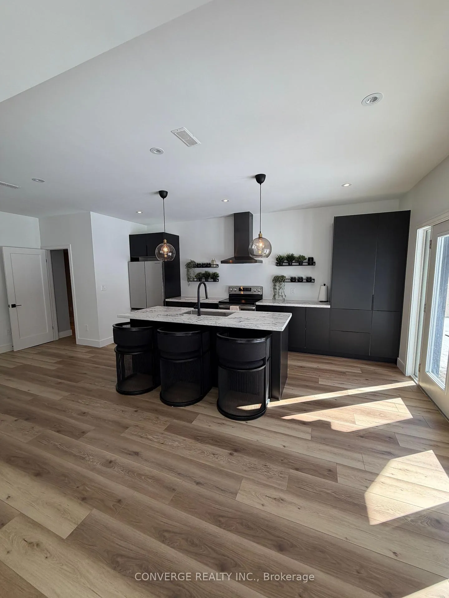 Photo 2 of Unit Basement Unit, 10 Sweet Cicely Street, Springwater, Midhurst — HOMEH