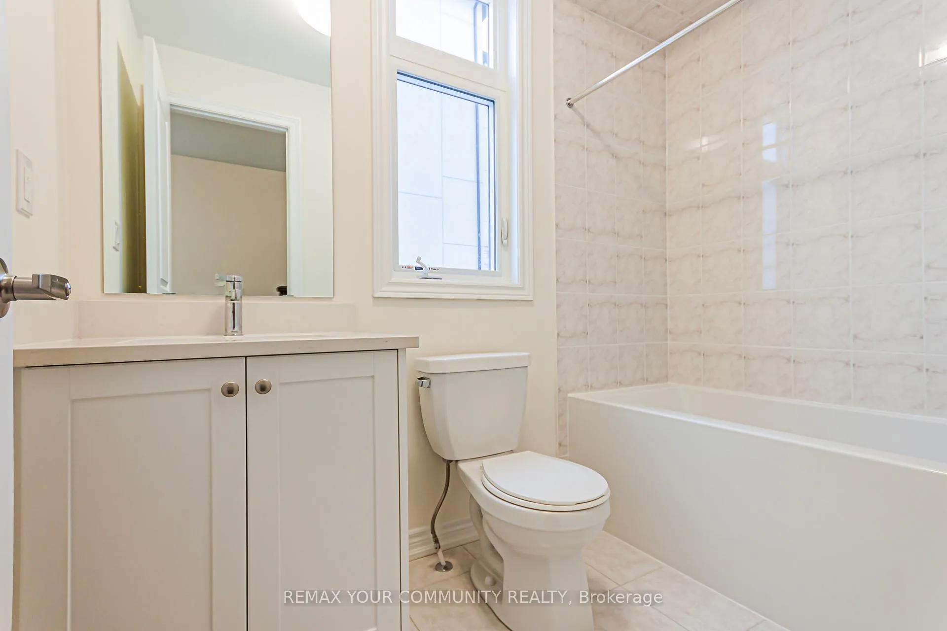 Photo 9 of 149 Berczy Green Drive, Markham, Rural Markham — HOMEH